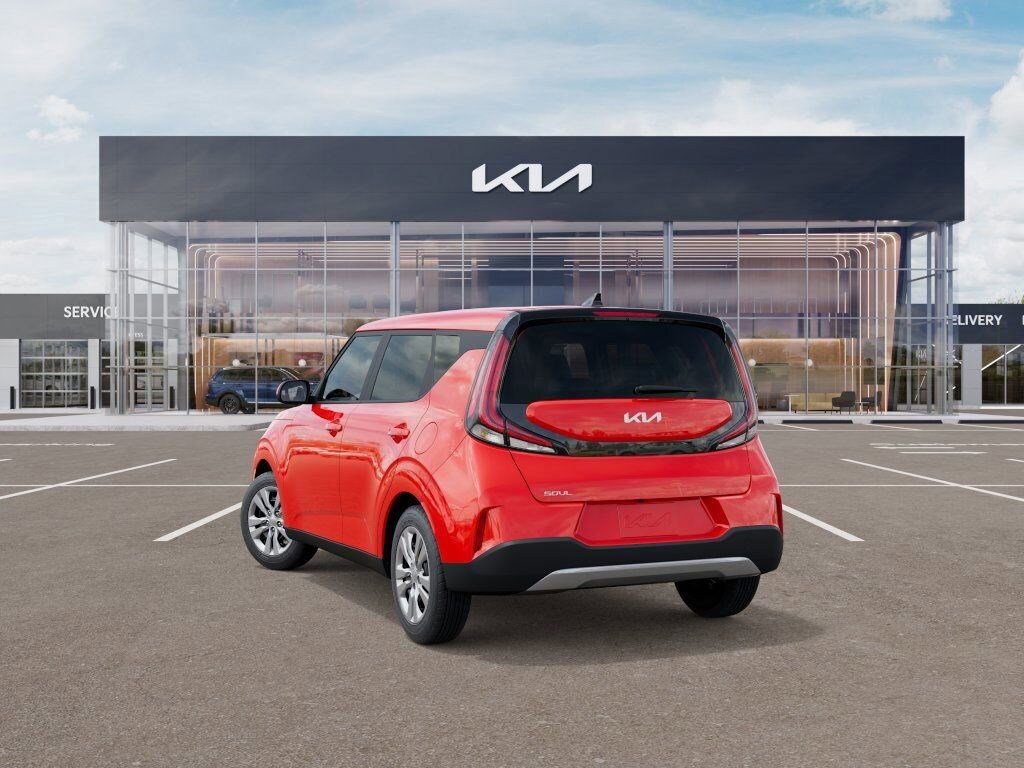 New 2025 Kia Soul LX Hatchback