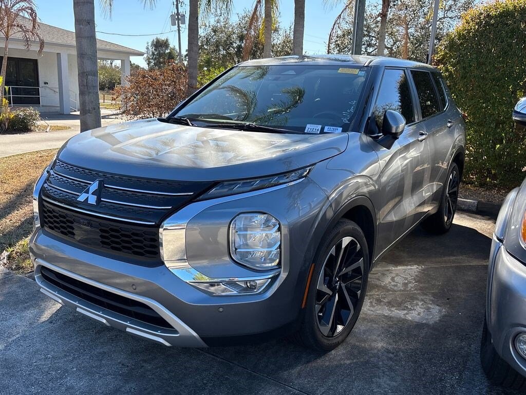 Used 2024 Mitsubishi Outlander SE SUV