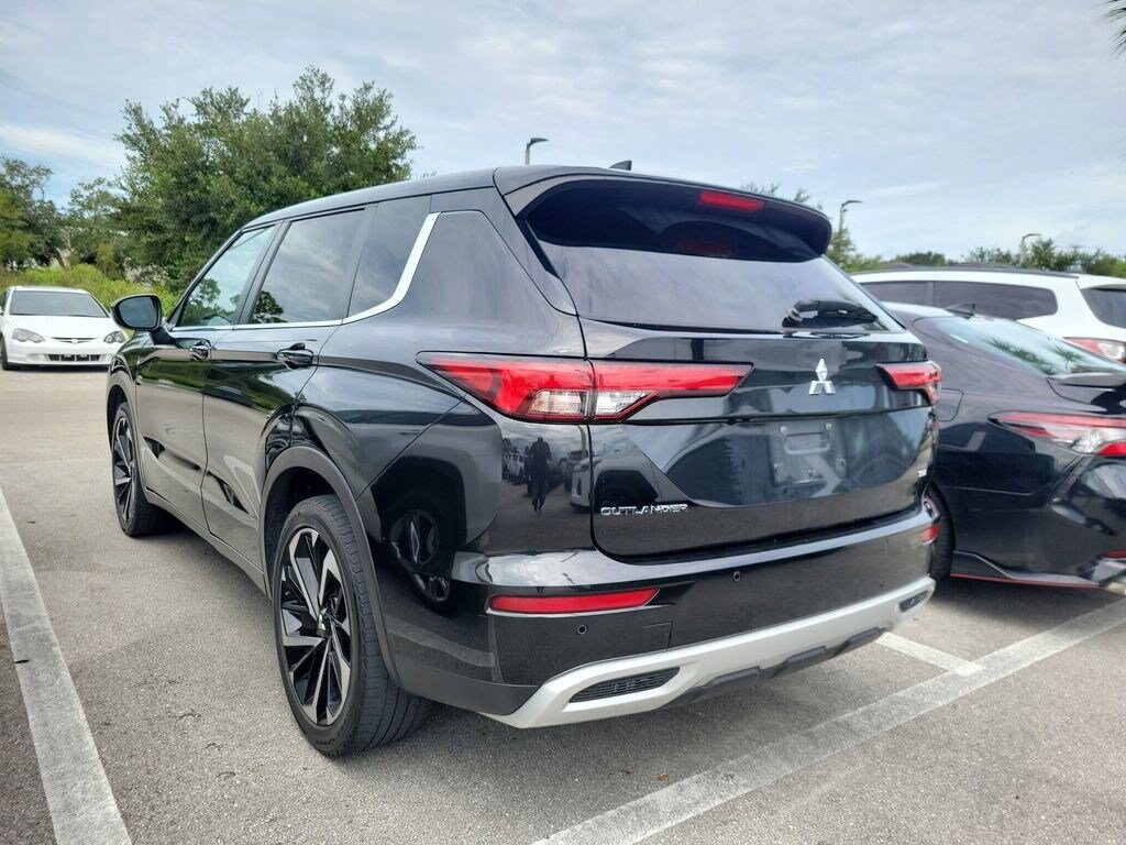 Used 2024 Mitsubishi Outlander SE SUV