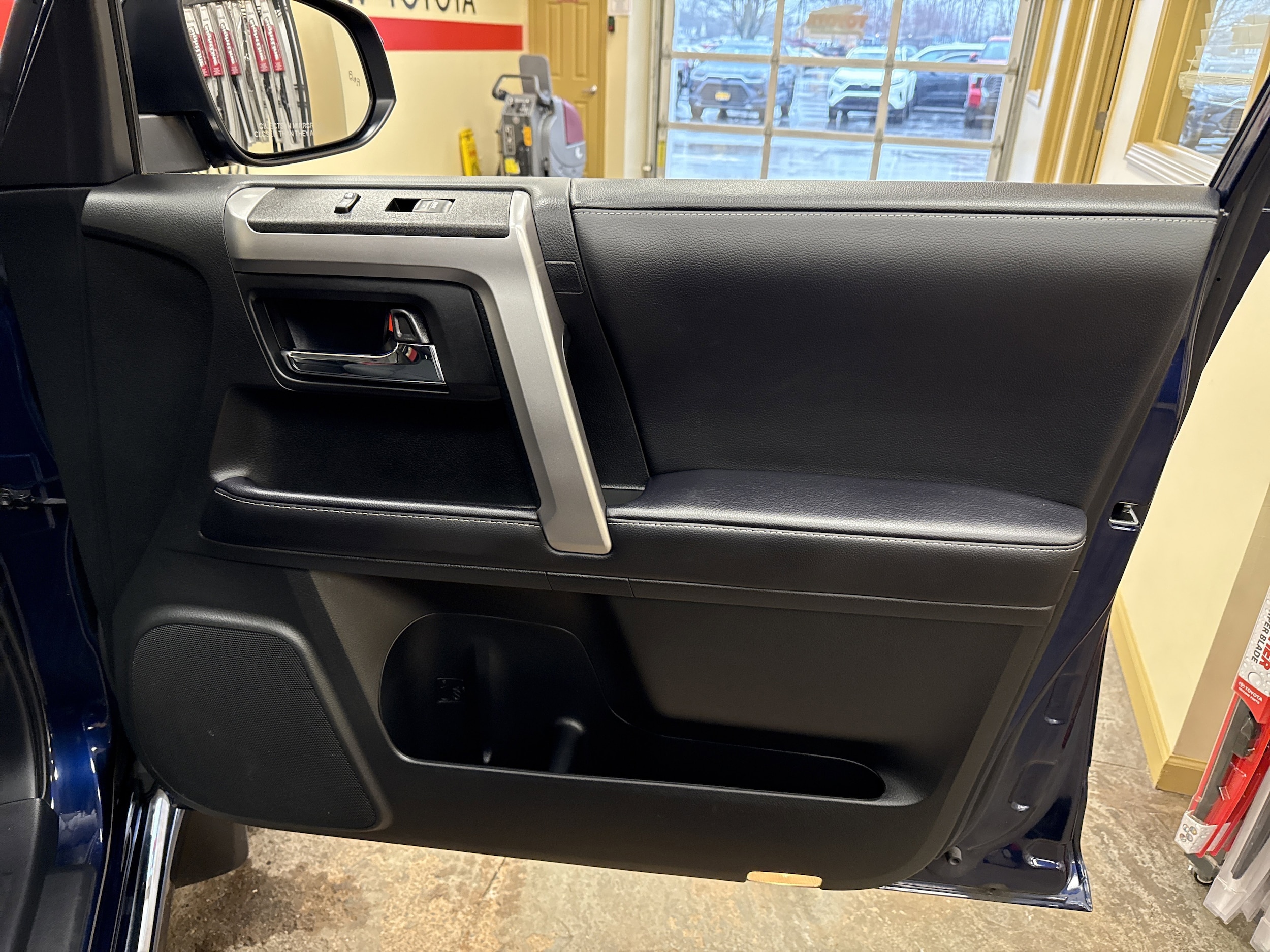 2022 Toyota 4Runner Limited - Photo 17