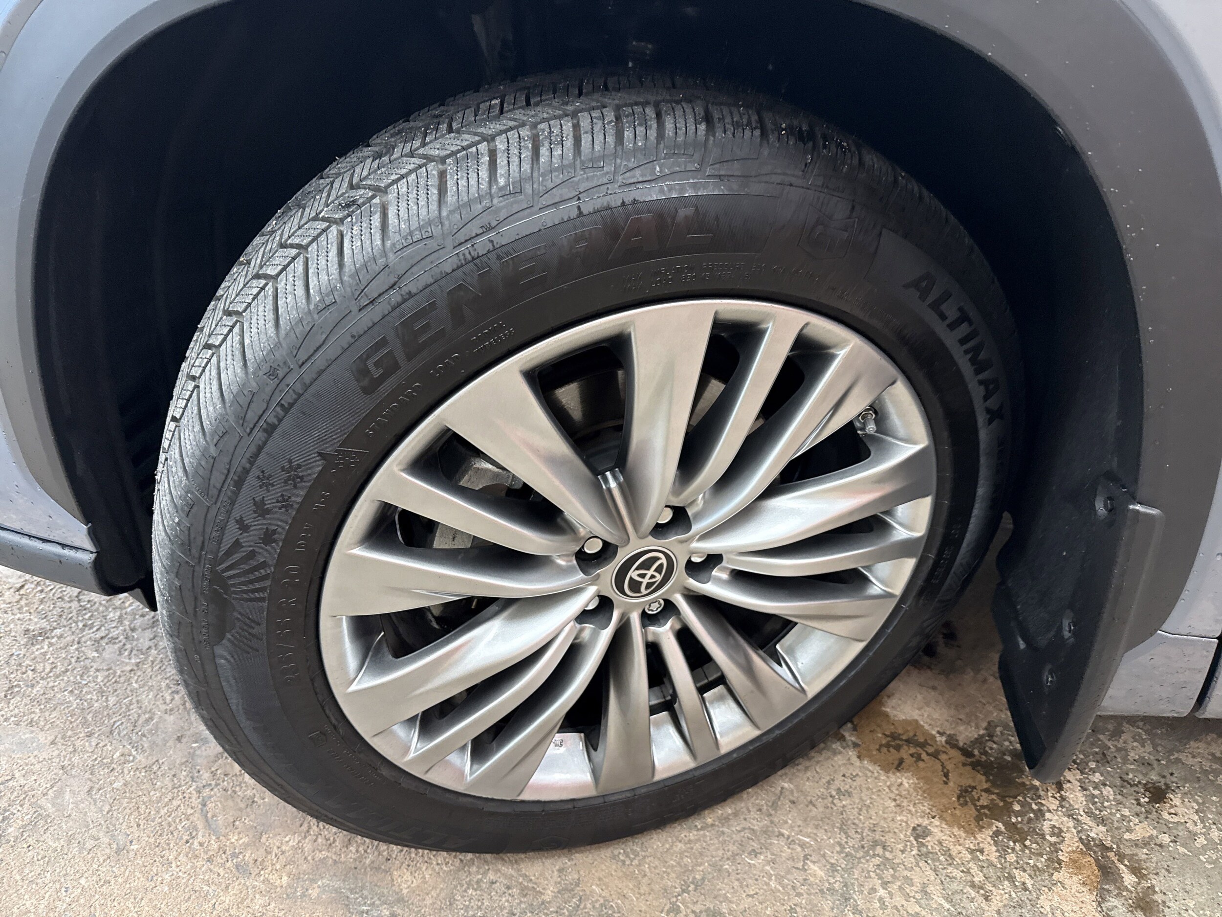 2022 Toyota Highlander Platinum photo 4