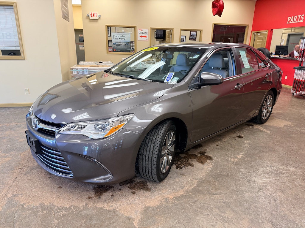 Used 2015 Toyota Camry XLE V6 Sedan