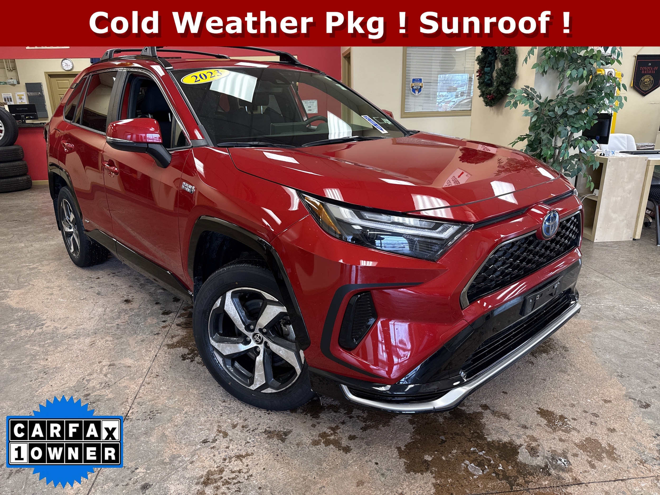 2023 Toyota RAV4 SE's photo