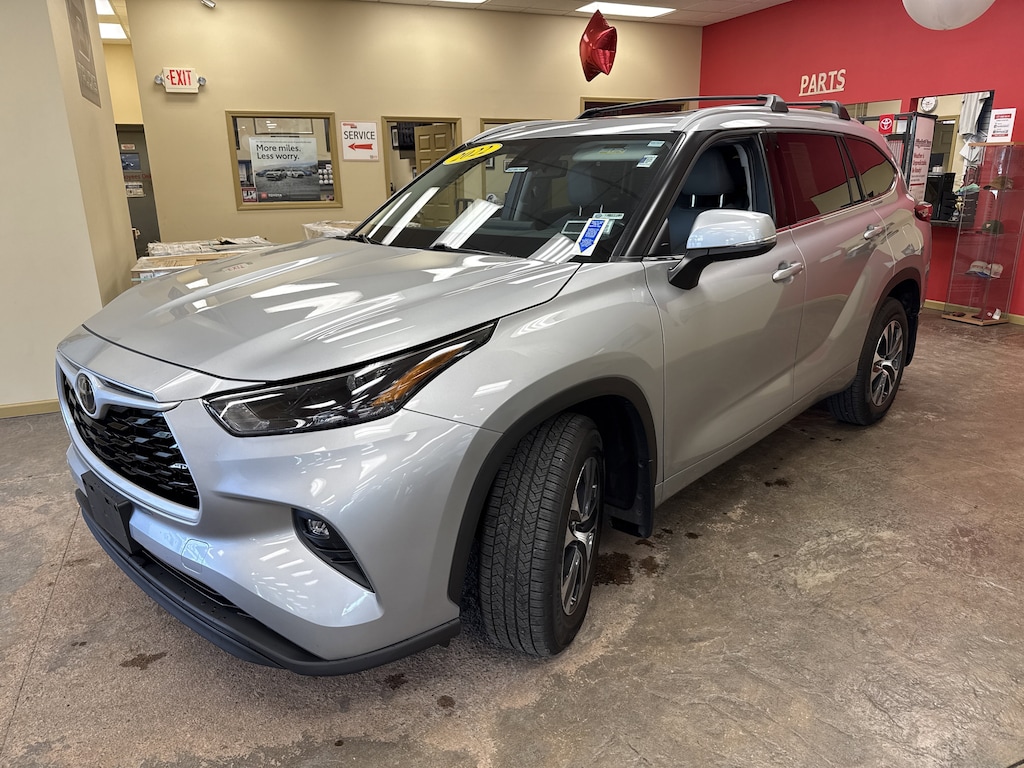 Used 2022 Toyota Highlander XLE SUV
