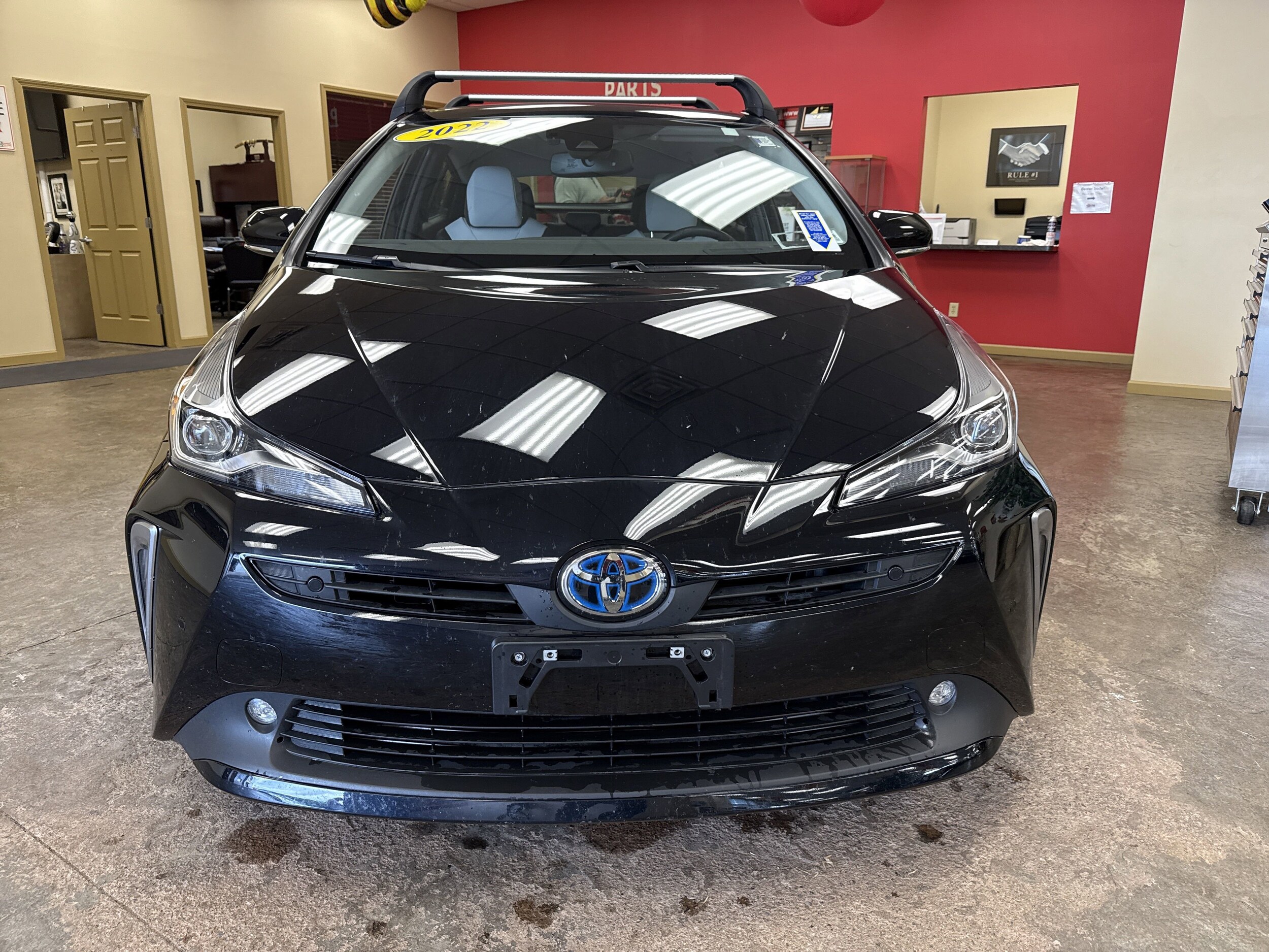2022 Toyota Prius XLE photo 2