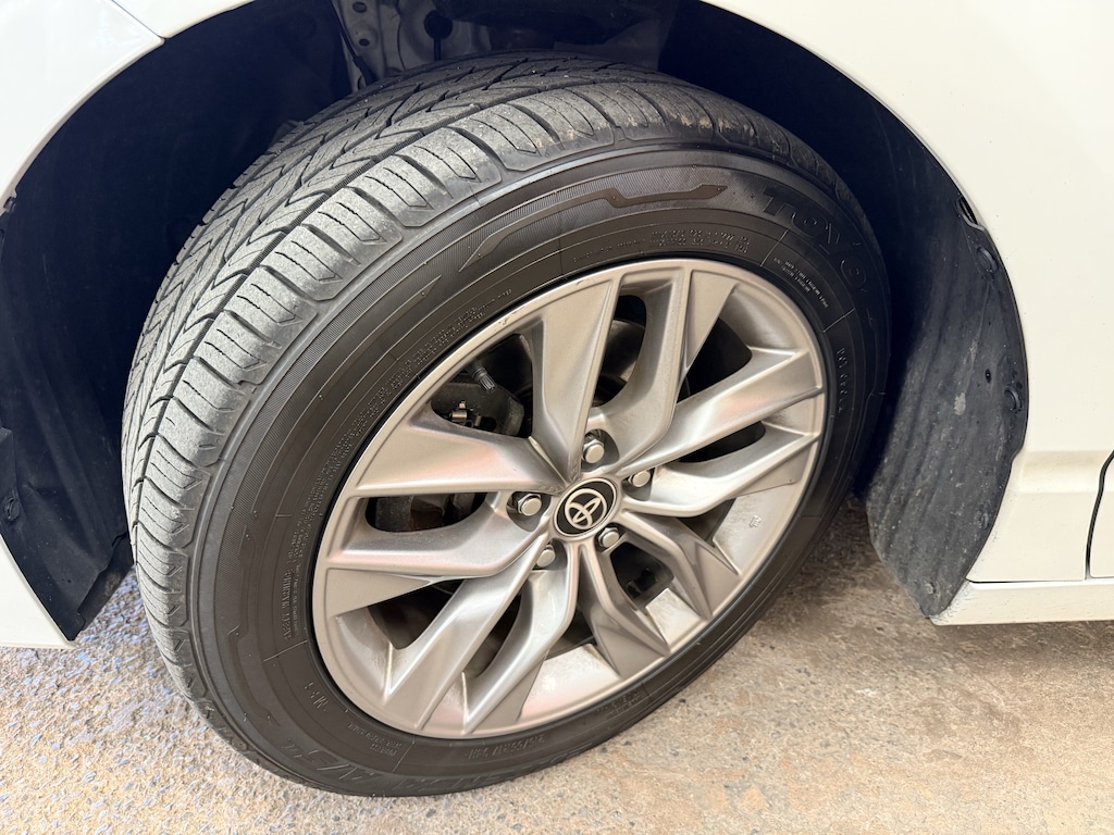 Used 2022 Toyota Avalon Hybrid XLE Sedan