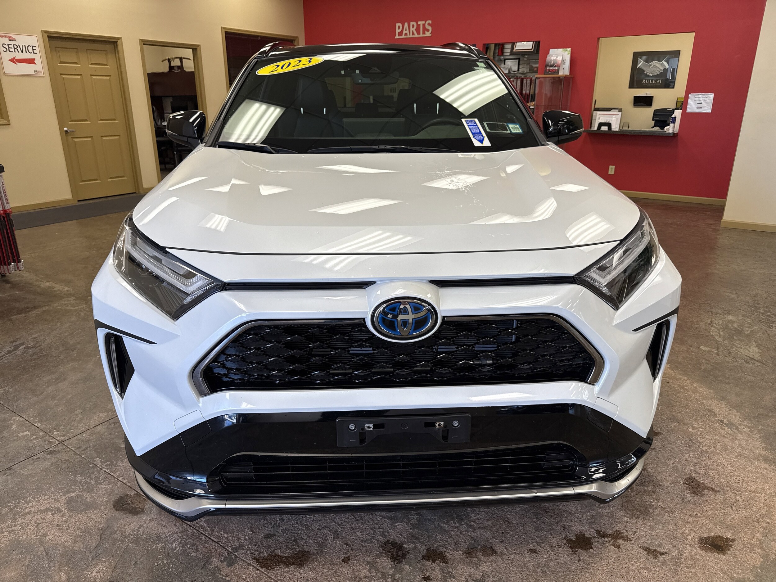 2023 Toyota RAV4 Prime XSE photo 2