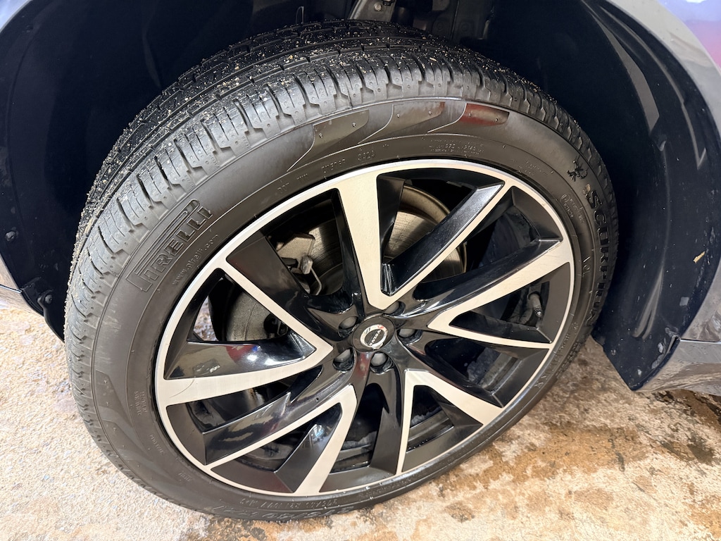 Used 2025 Volvo XC90 B6 Plus 7-Seater SUV