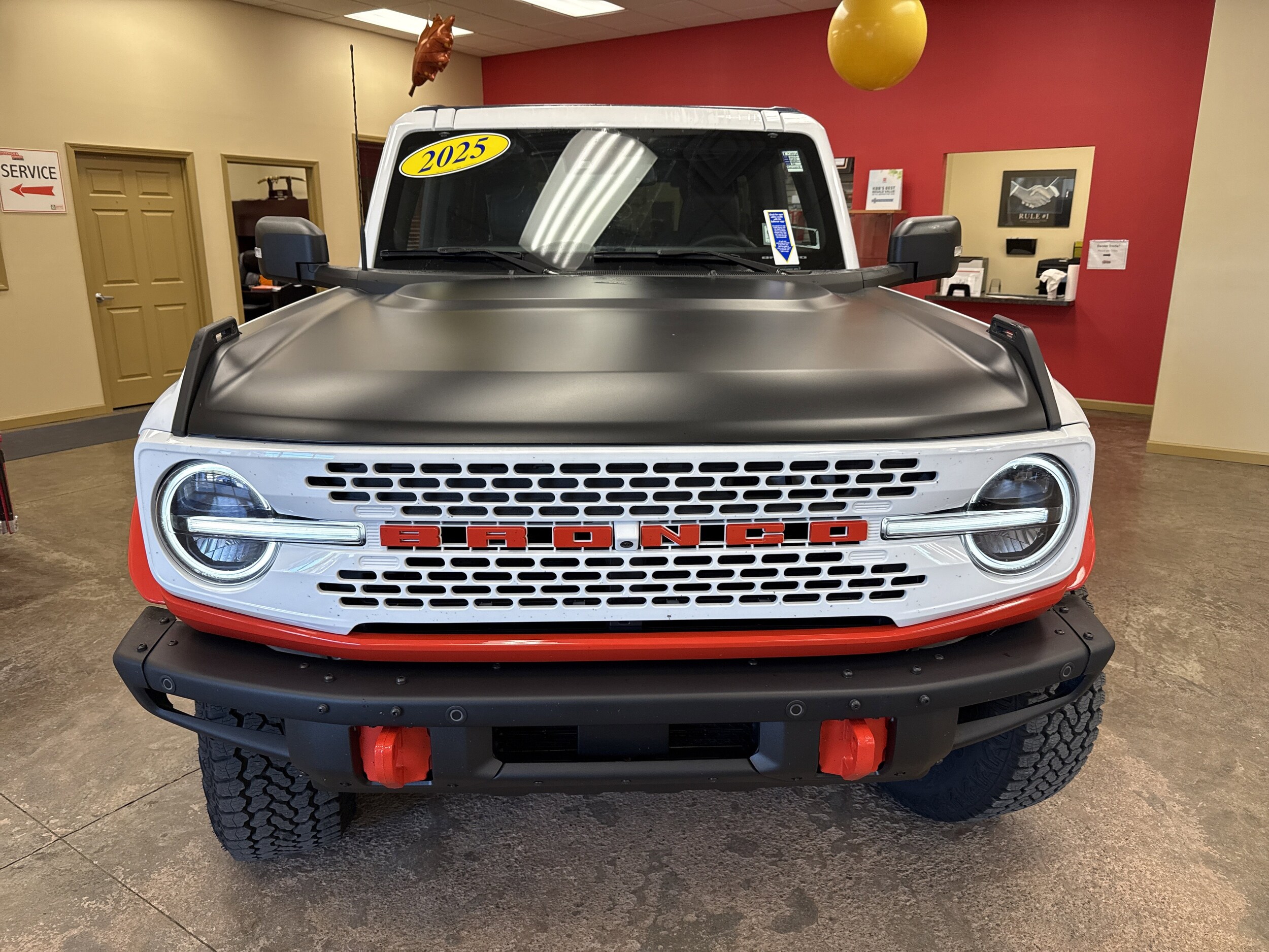 2025 Ford Bronco First Edition photo 2