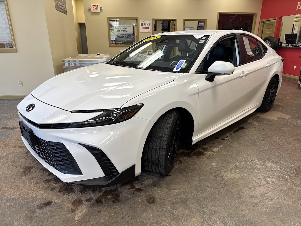 Certified 2025 Toyota Camry SE Sedan