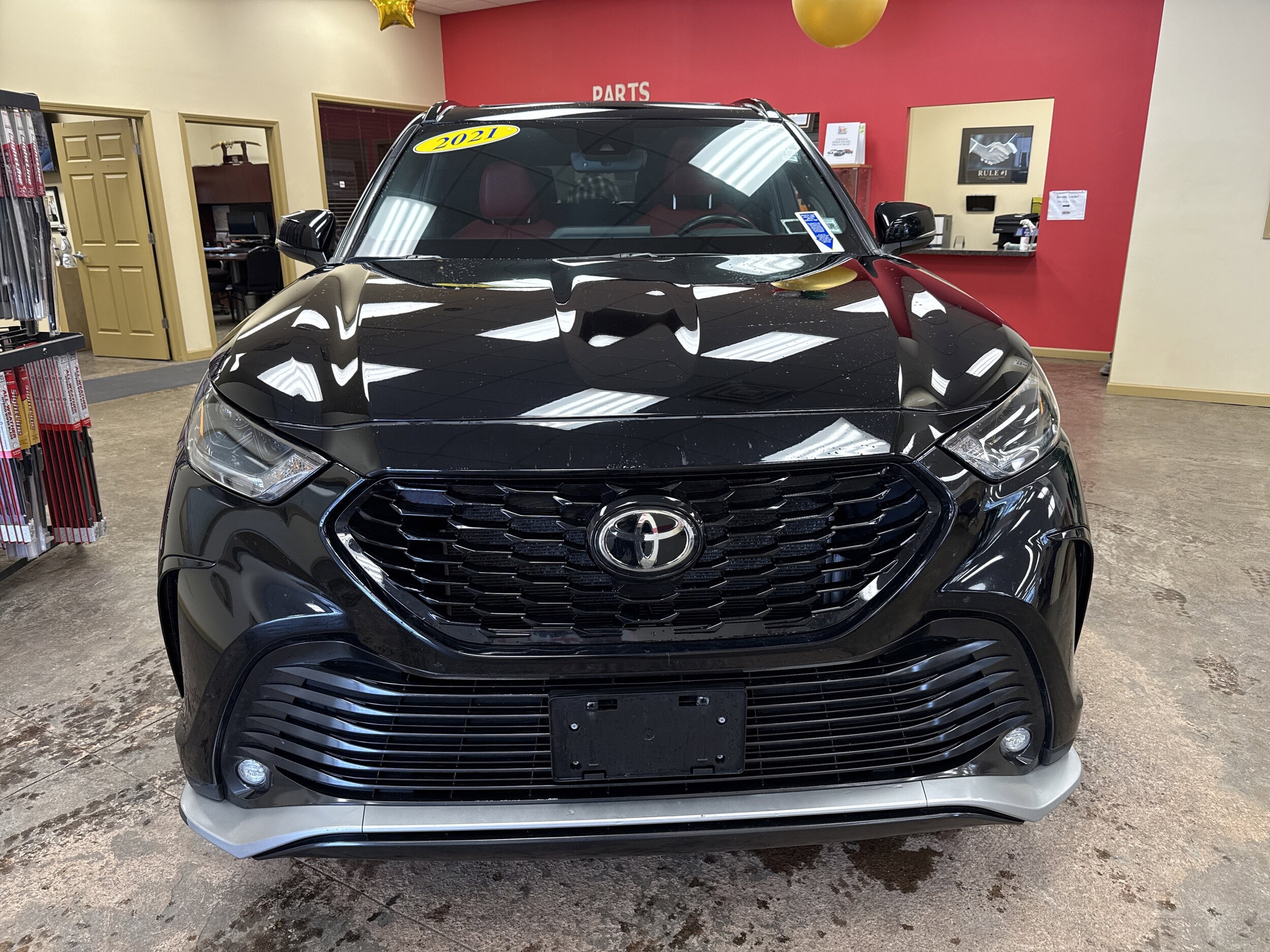 2021 Toyota Highlander XSE photo 2