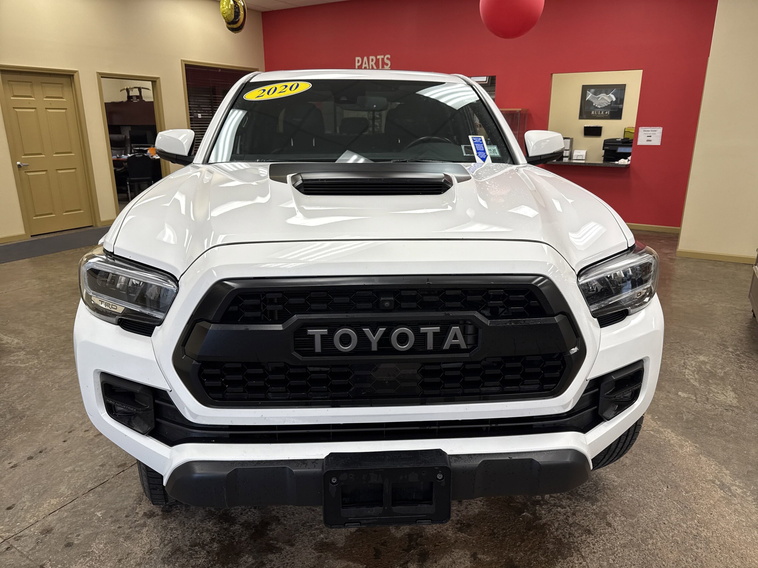 2020 Toyota Tacoma TRD Pro V6 photo 2