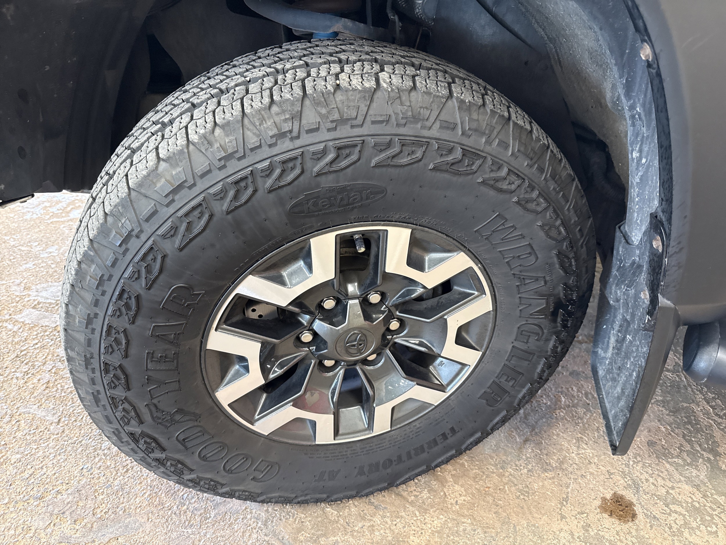 2019 Toyota Tacoma TRD V6 photo 4