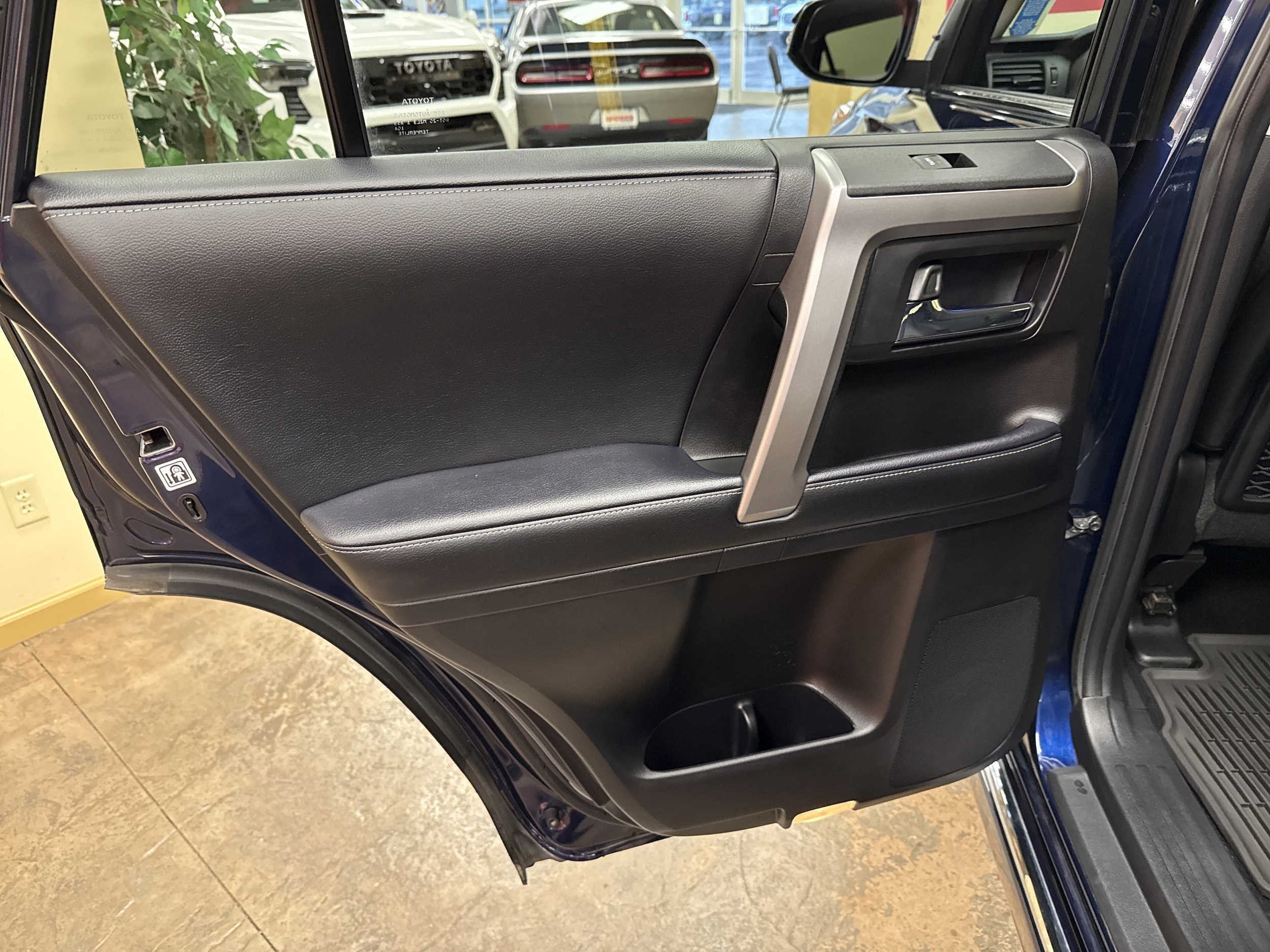 2022 Toyota 4Runner Limited - Photo 25