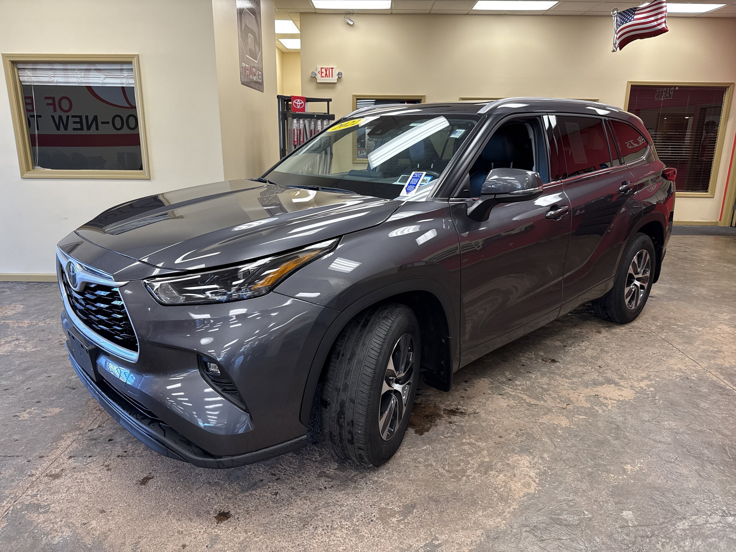 2022 Toyota Highlander XLE photo 3