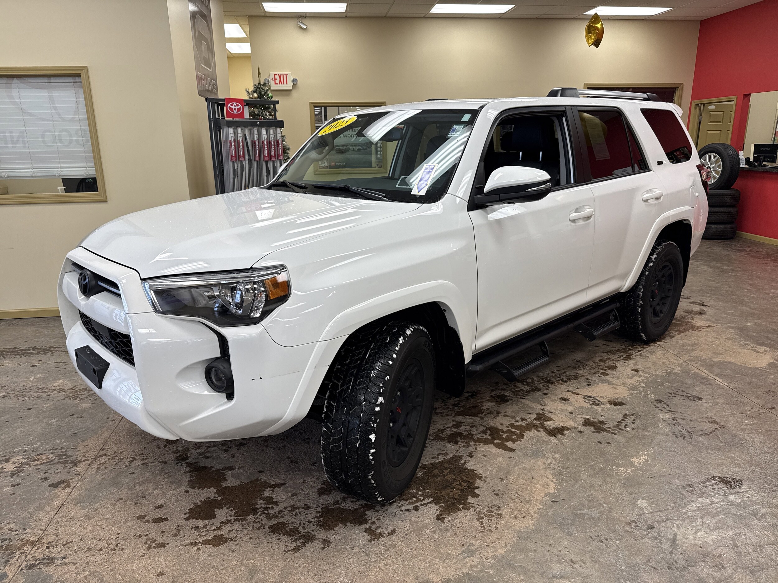 2023 Toyota 4Runner SR5 Premium photo 3