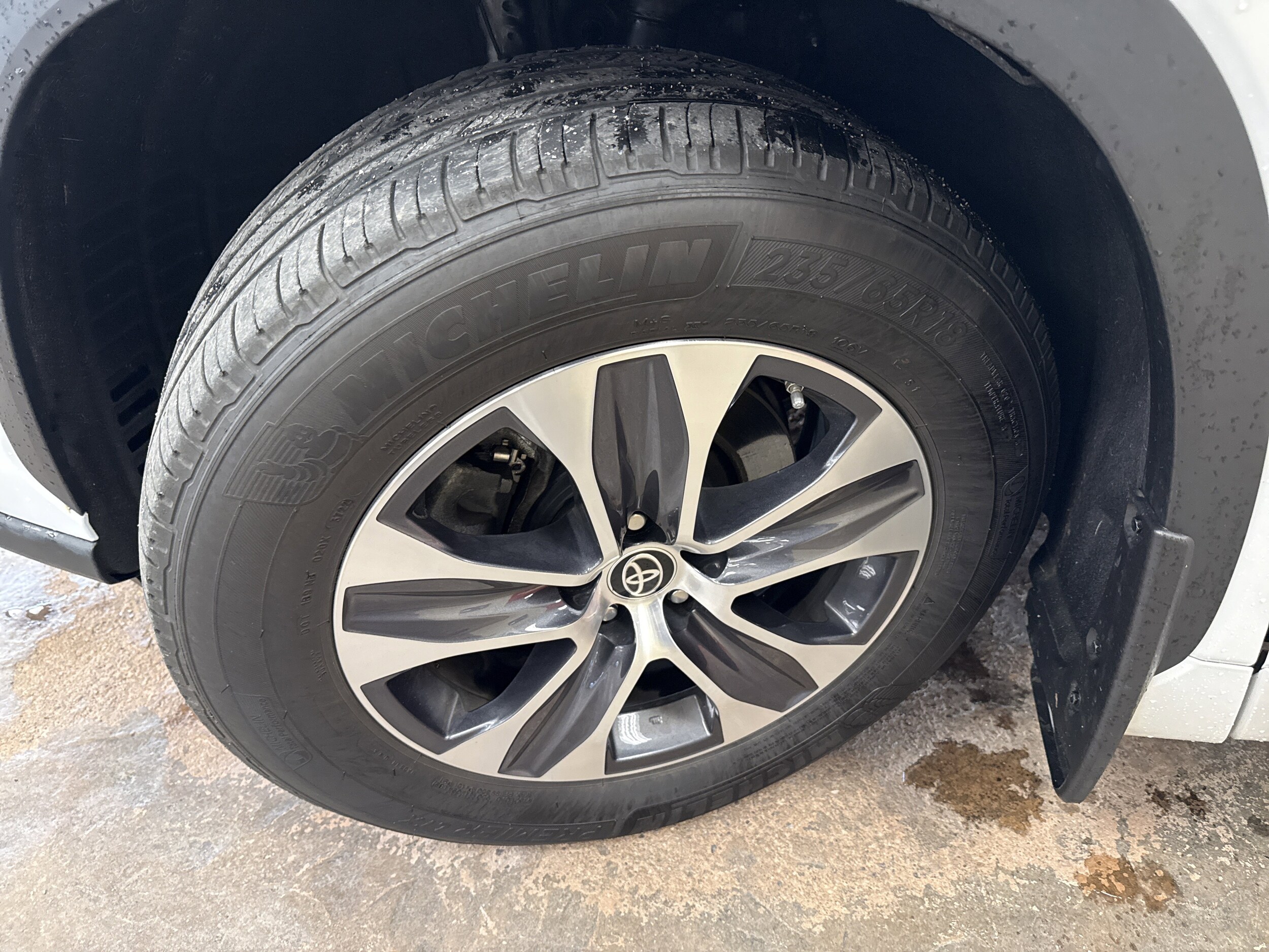 2022 Toyota Highlander XLE photo 4