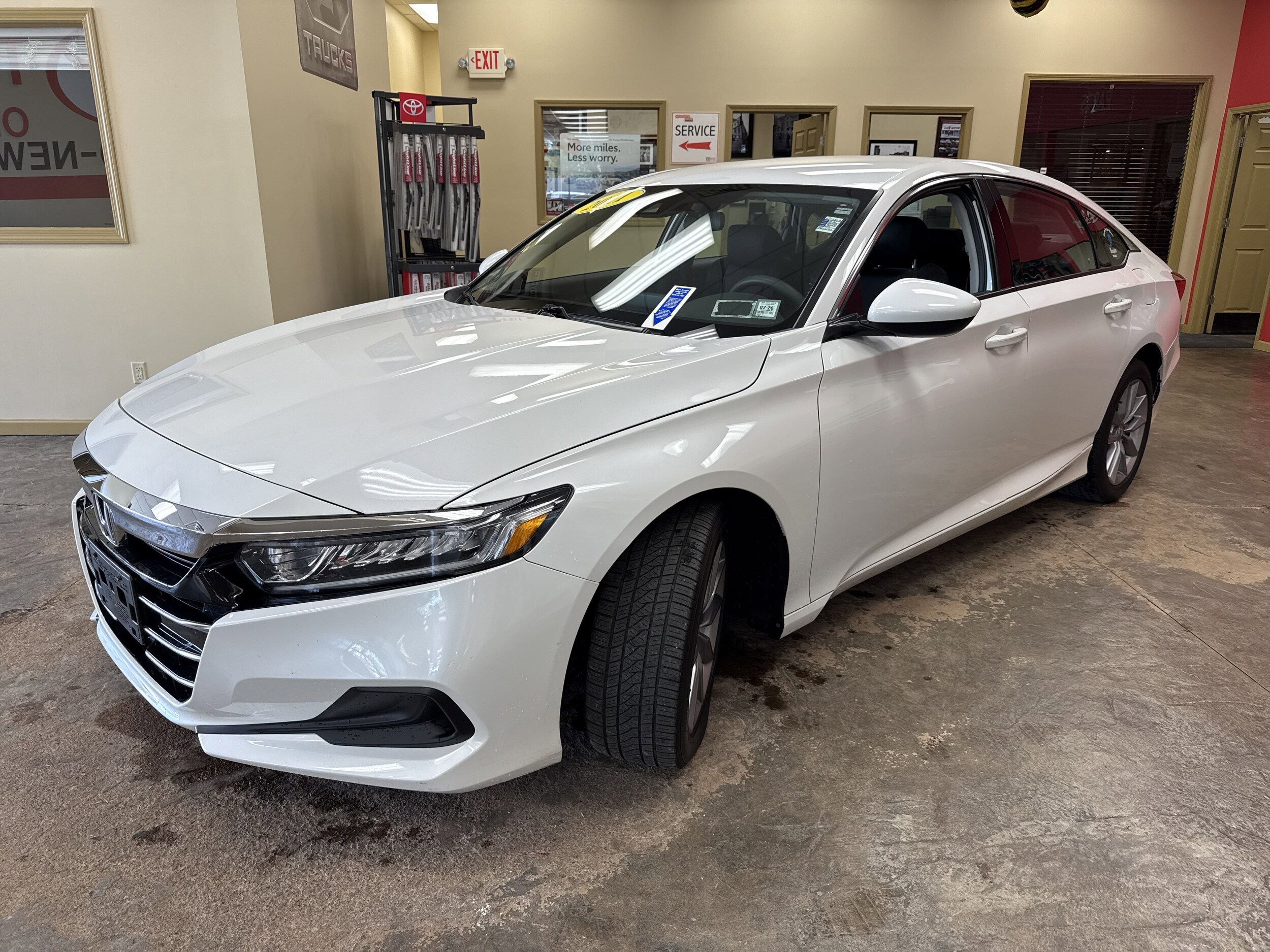 2021 Honda Accord LX 1.5T photo 3