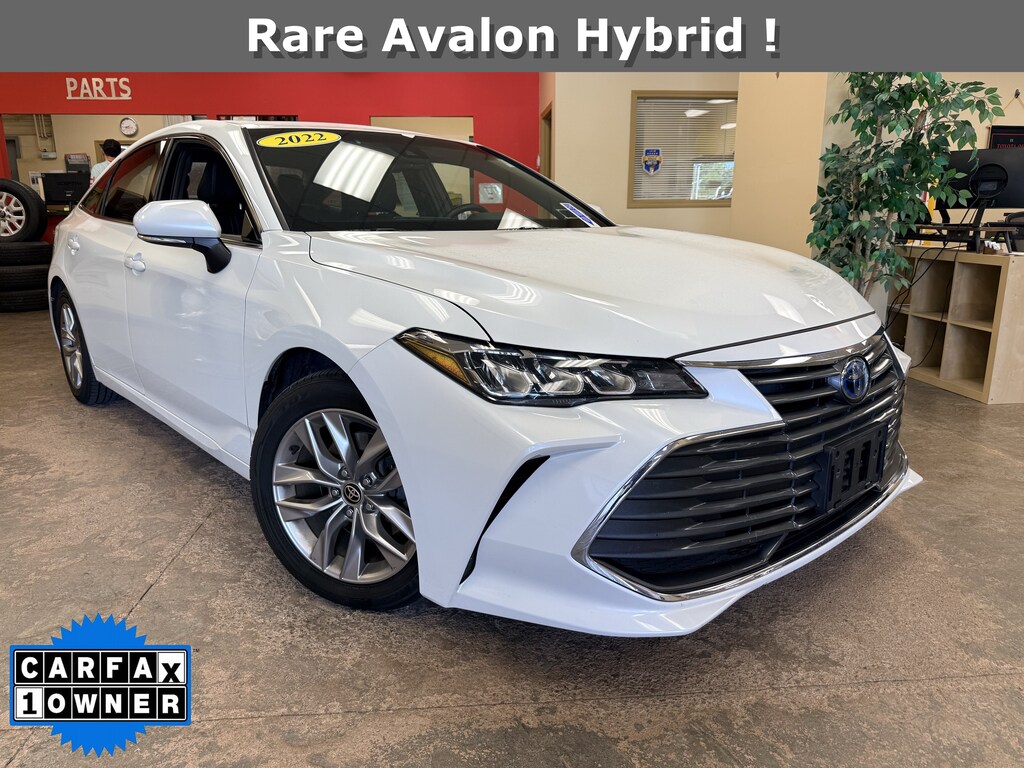 Used 2022 Toyota Avalon Hybrid XLE Sedan