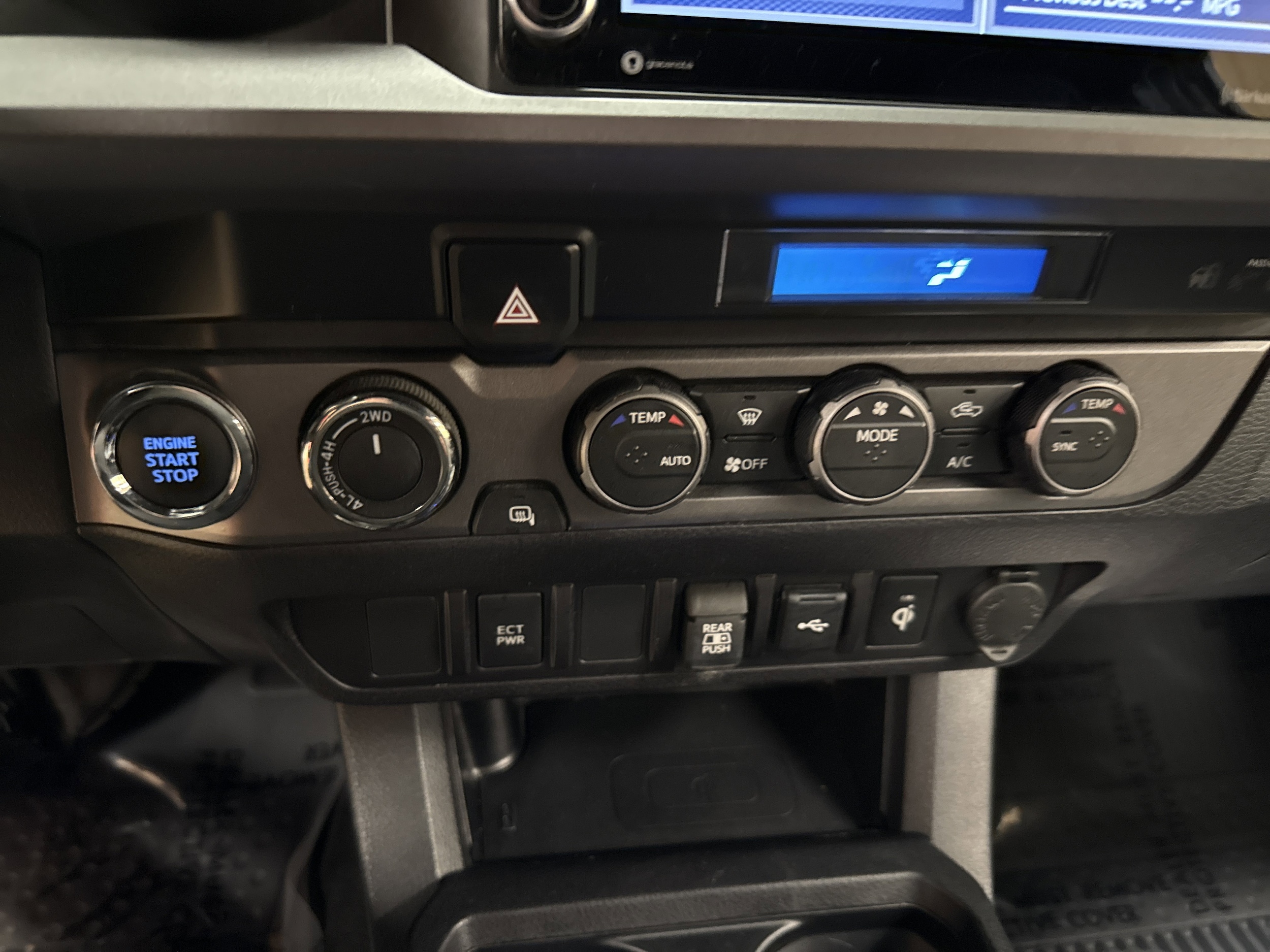 2022 Toyota Tacoma TRD Off Road - Photo 35