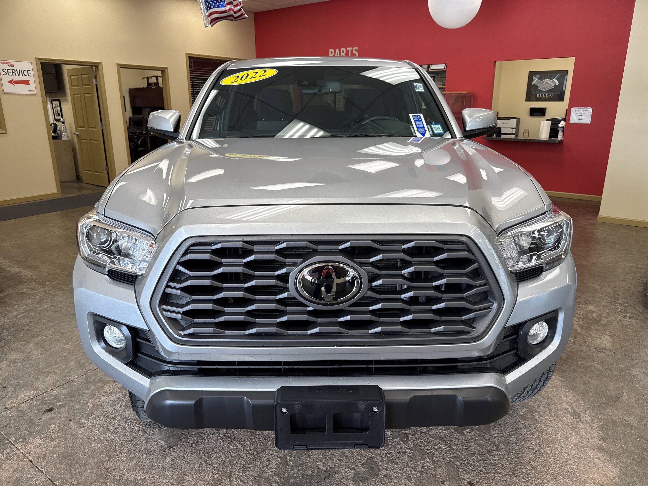 2022 Toyota Tacoma TRD V6 photo 2