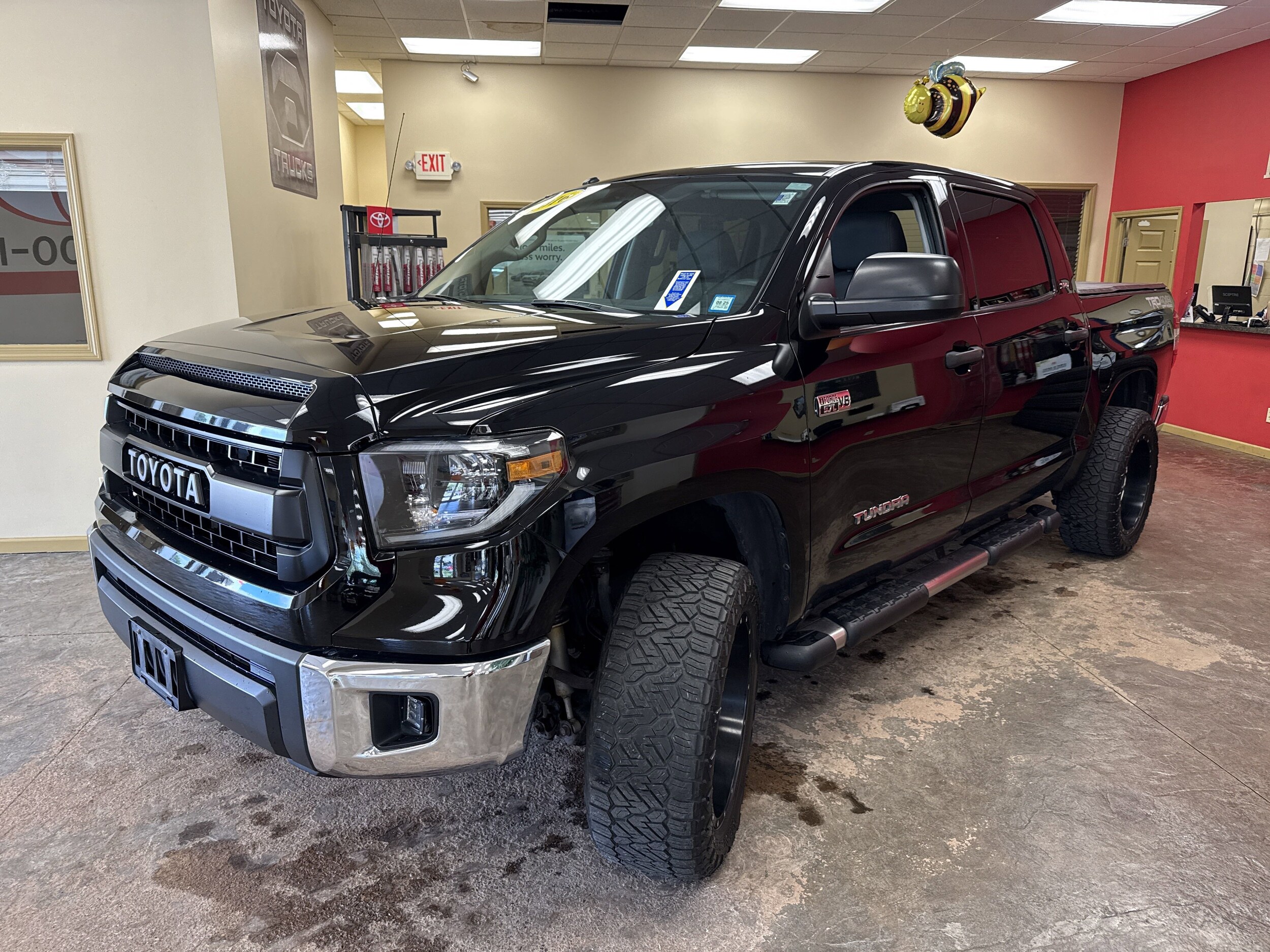 2016 Toyota Tundra SR5 CrewMax photo 3