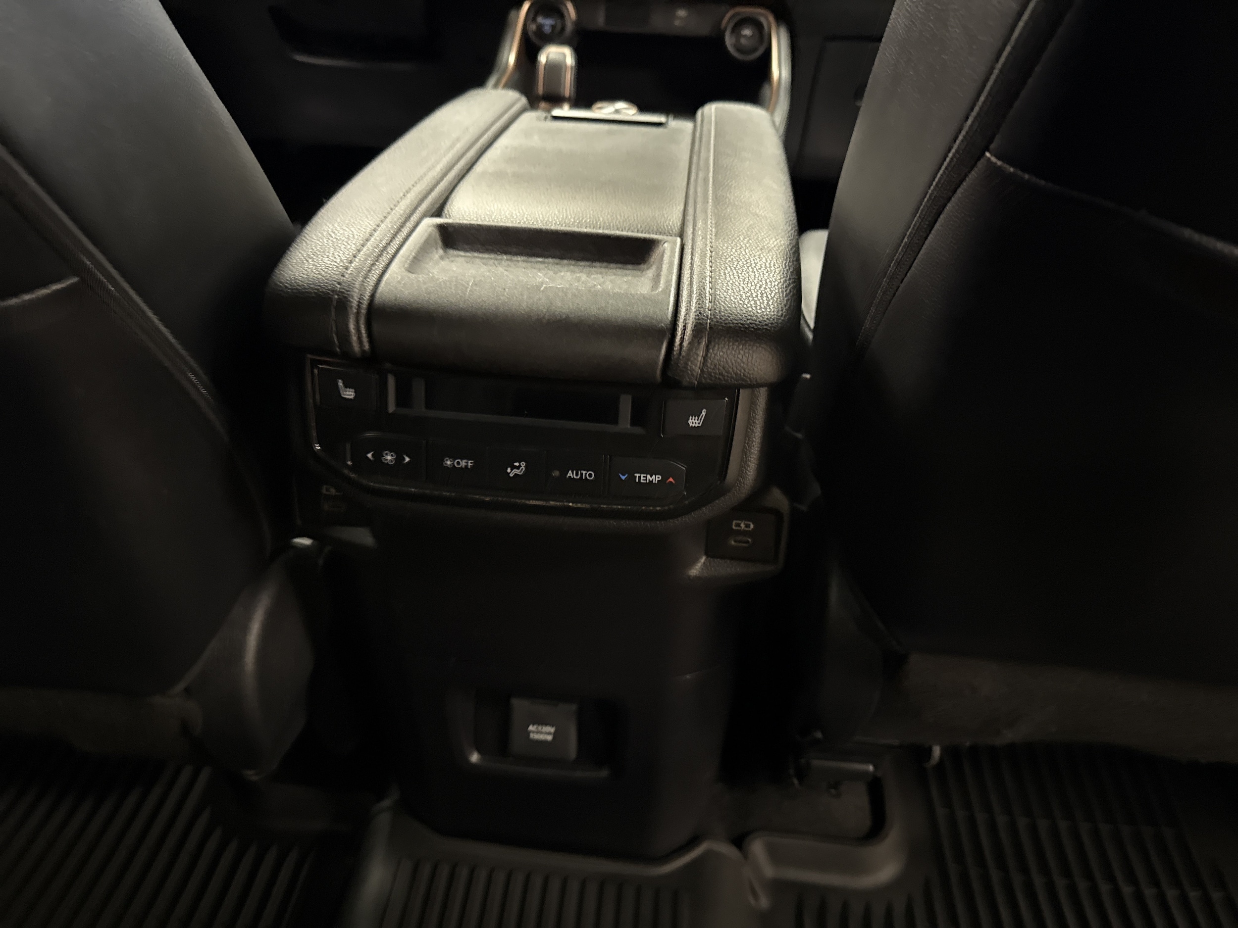 2024 Toyota Grand Highlander Limited - Photo 22
