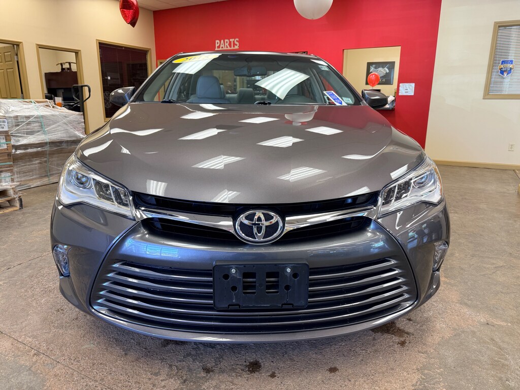 Used 2015 Toyota Camry XLE V6 Sedan