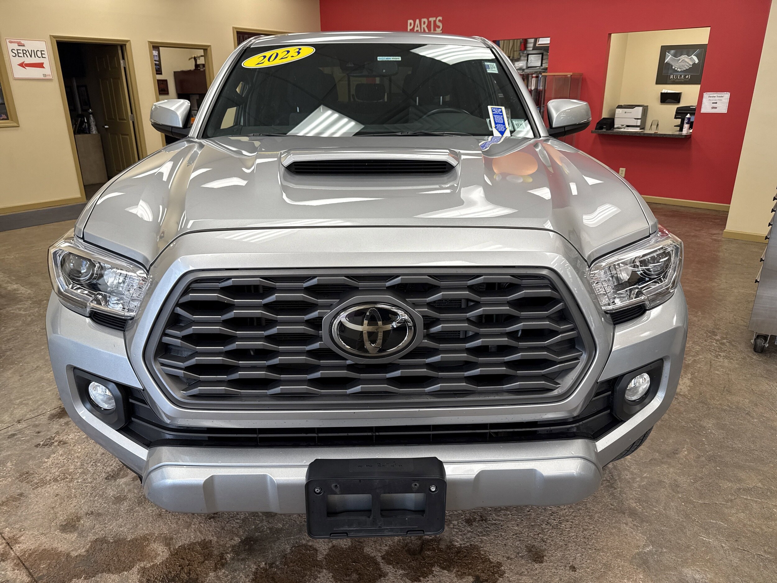 2023 Toyota Tacoma TRD Sport V6 photo 2