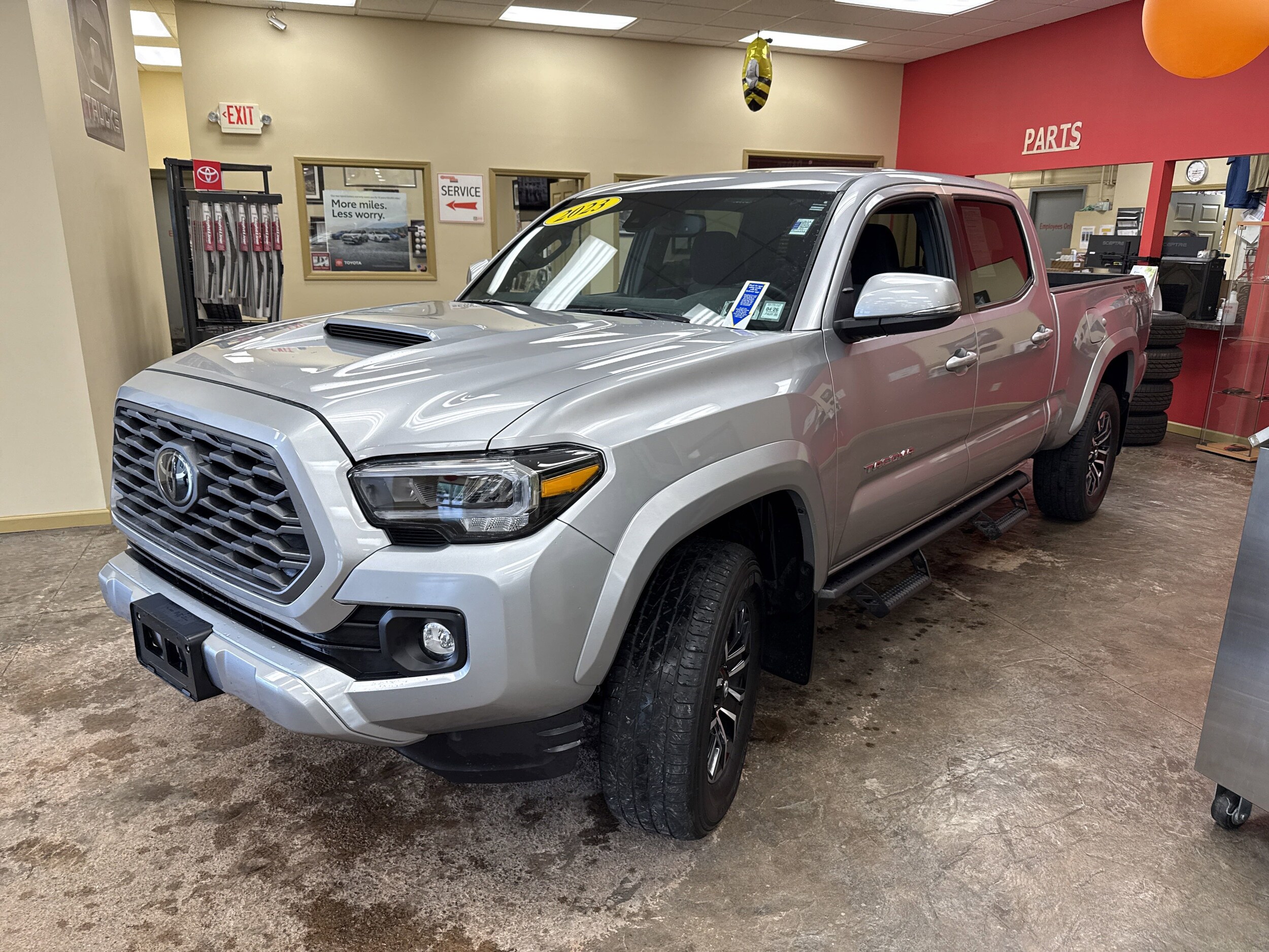 2023 Toyota Tacoma TRD Sport V6 photo 3