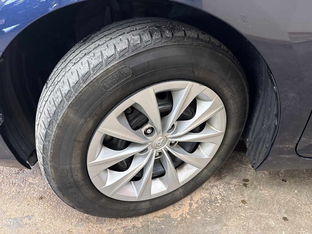 Used 2015 Toyota Camry LE Sedan