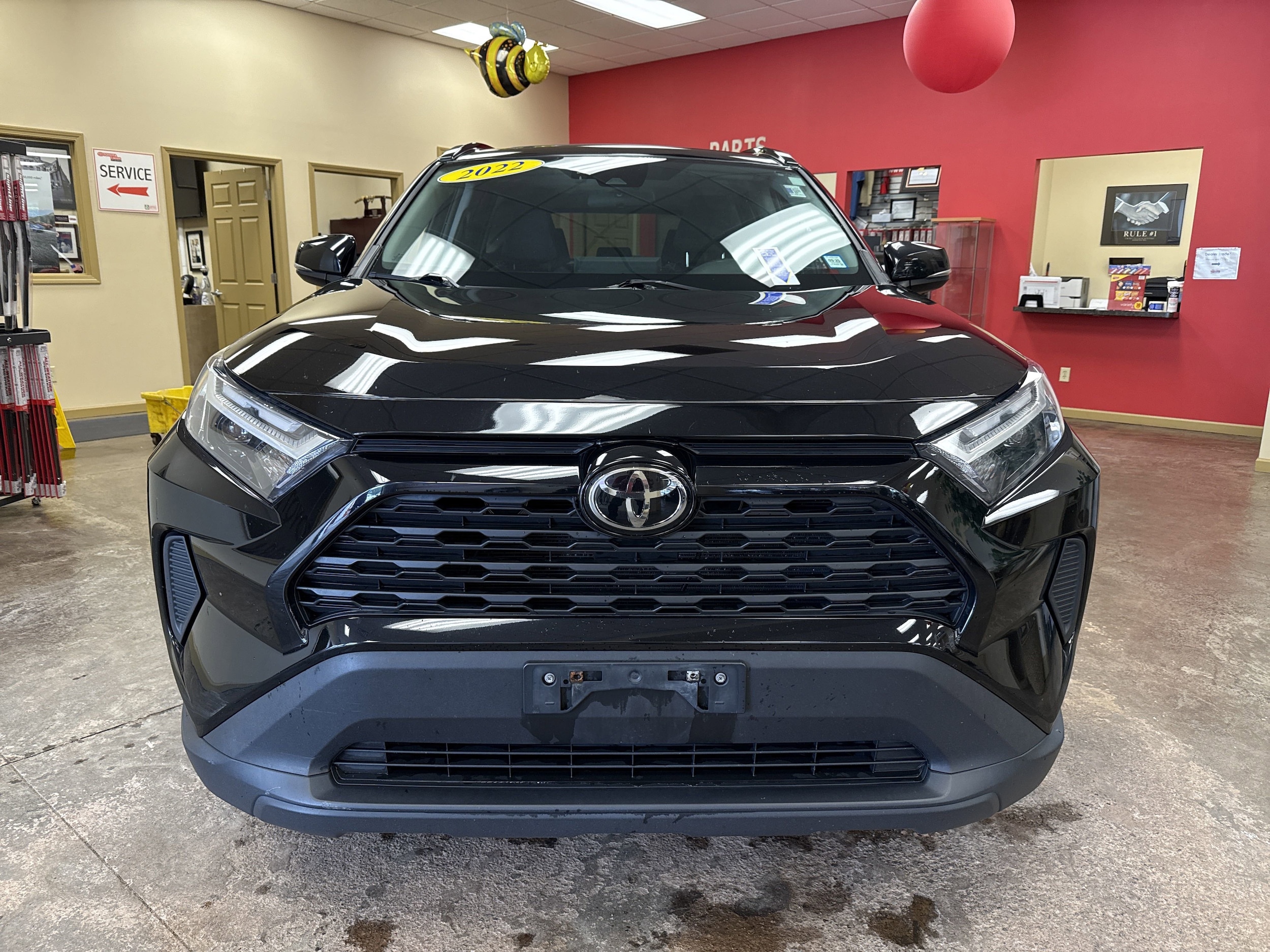 Used 2022 Toyota RAV4 XLE with VIN 2T3P1RFV3NC306844 for sale in Kansas City