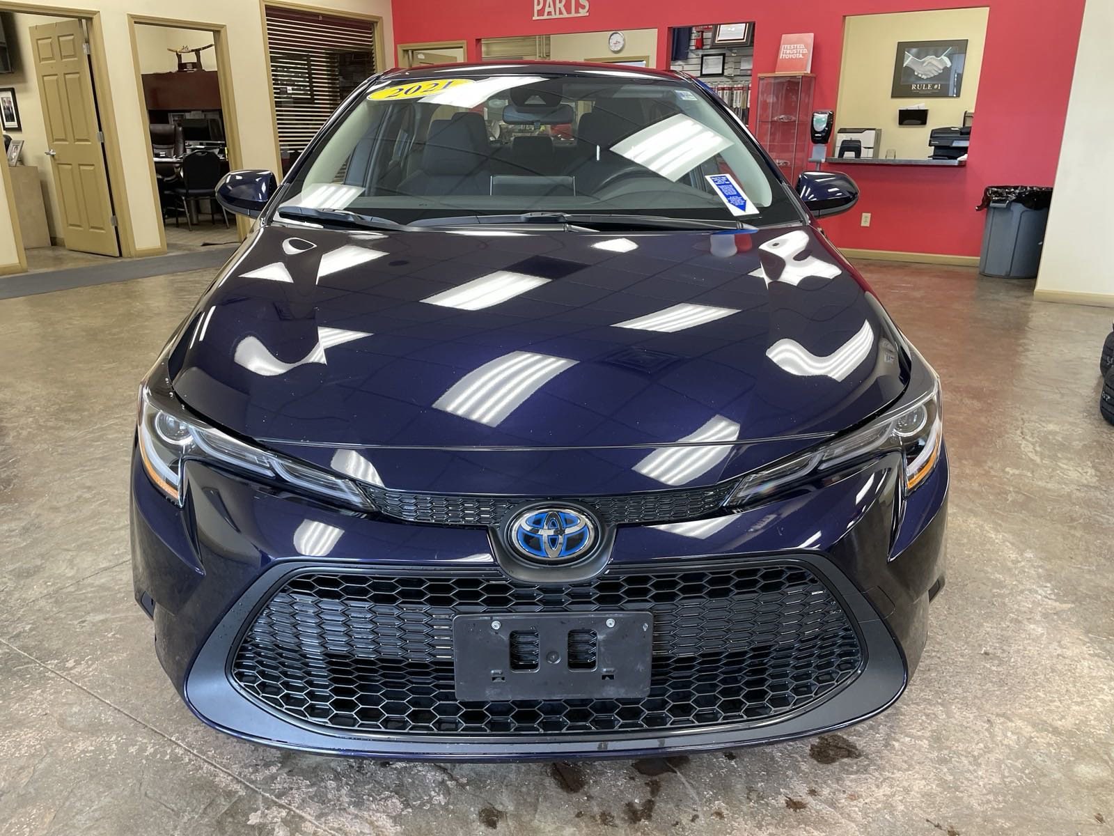 Used 2021 Toyota Corolla LE with VIN JTDEAMDE7MJ035022 for sale in Batavia, NY