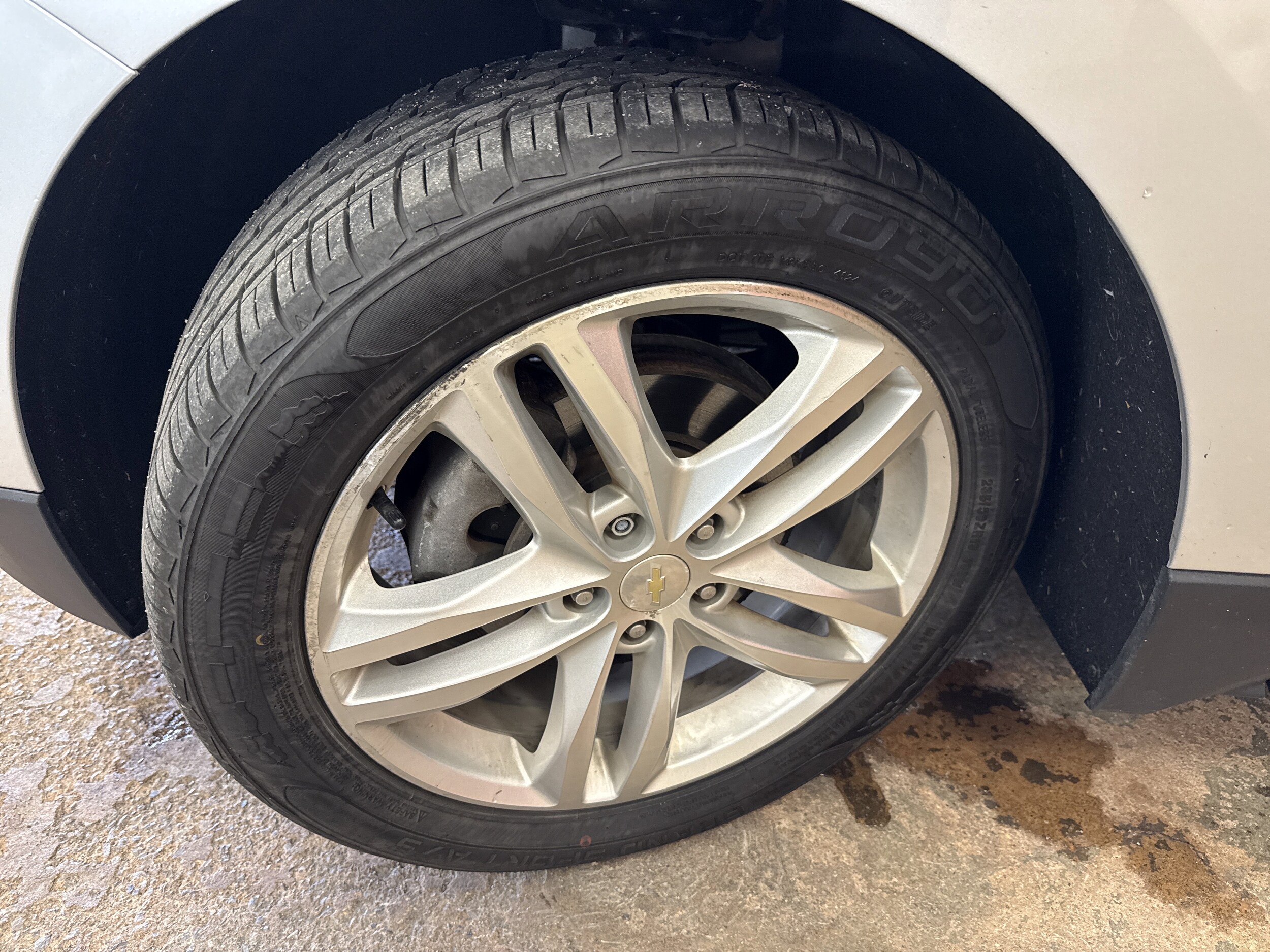 2020 Chevrolet Equinox Premier photo 2