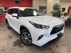 2022 Toyota Highlander XLE SUV