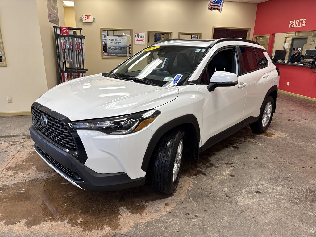 Used 2023 Toyota Corolla Cross LE SUV
