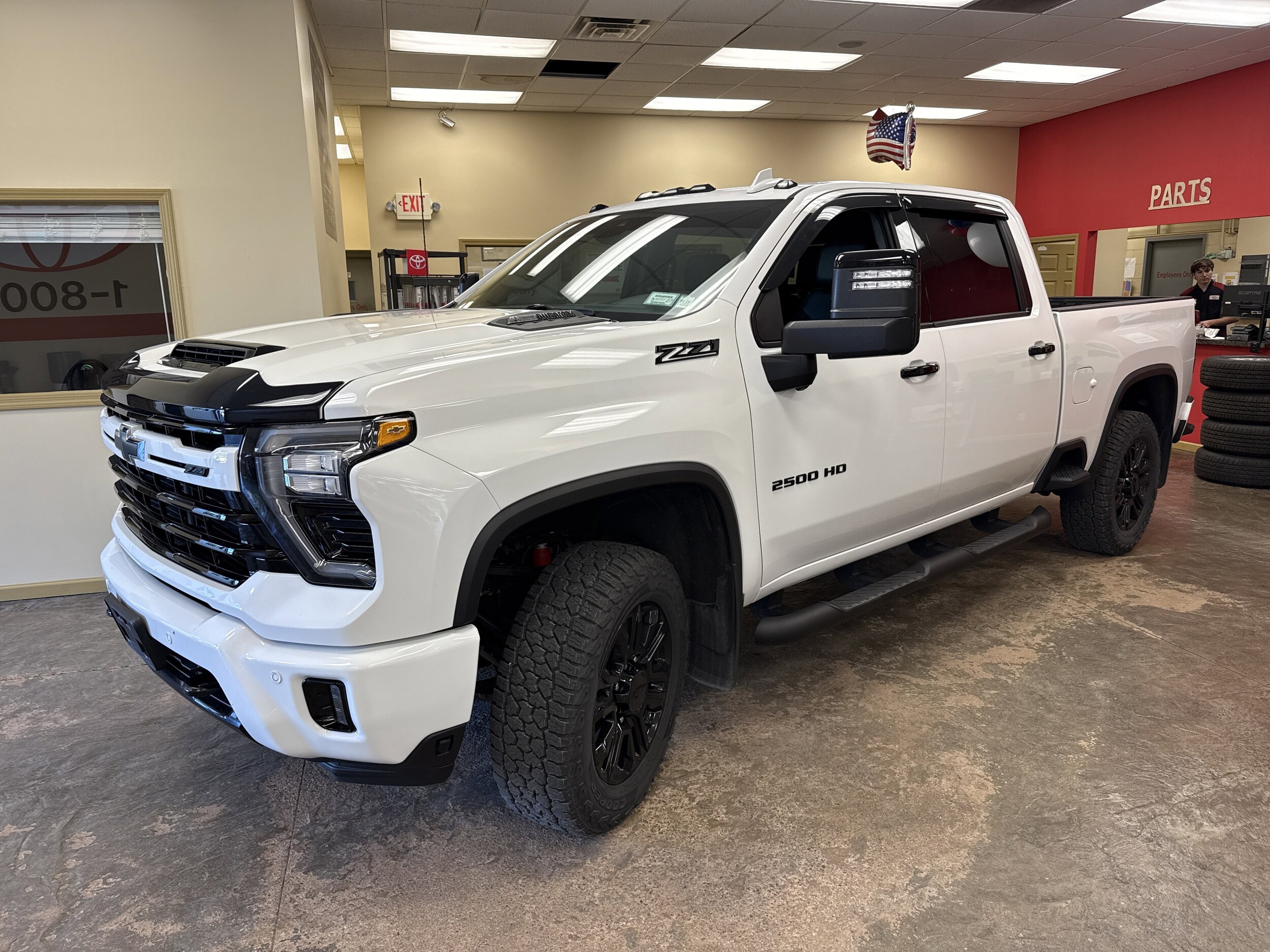 2024 Chevrolet Silverado 2500HD LTZ photo 2