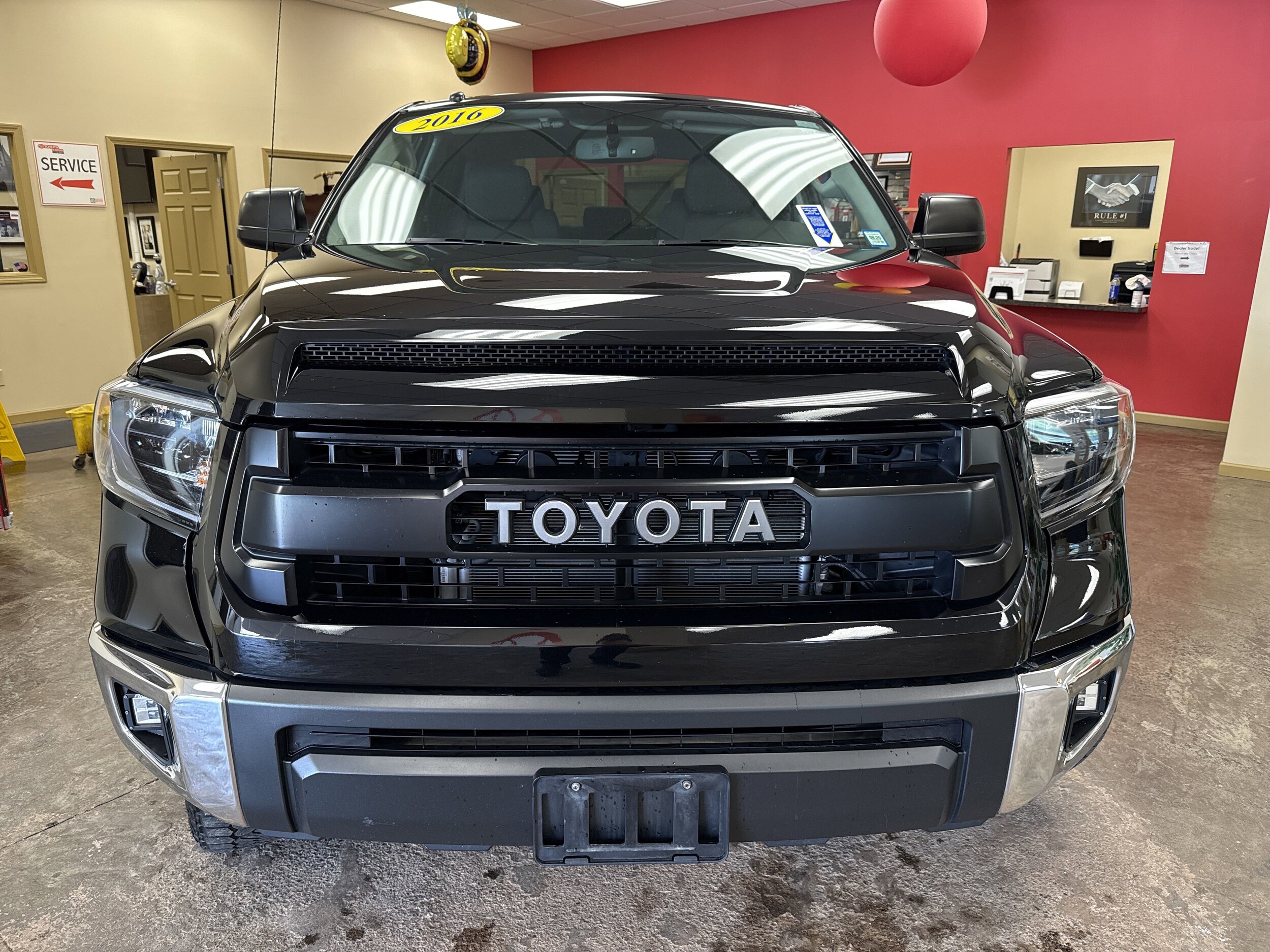 2016 Toyota Tundra SR5 CrewMax photo 2