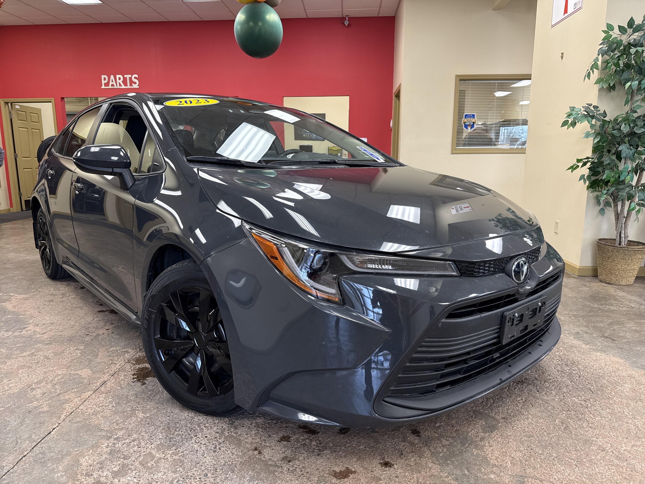 2023 Toyota Corolla LE photo 2