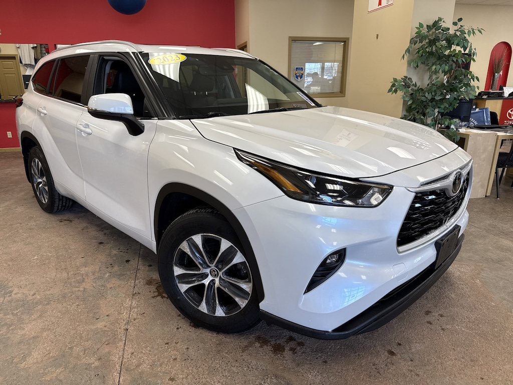 Used 2023 Toyota Highlander XLE SUV