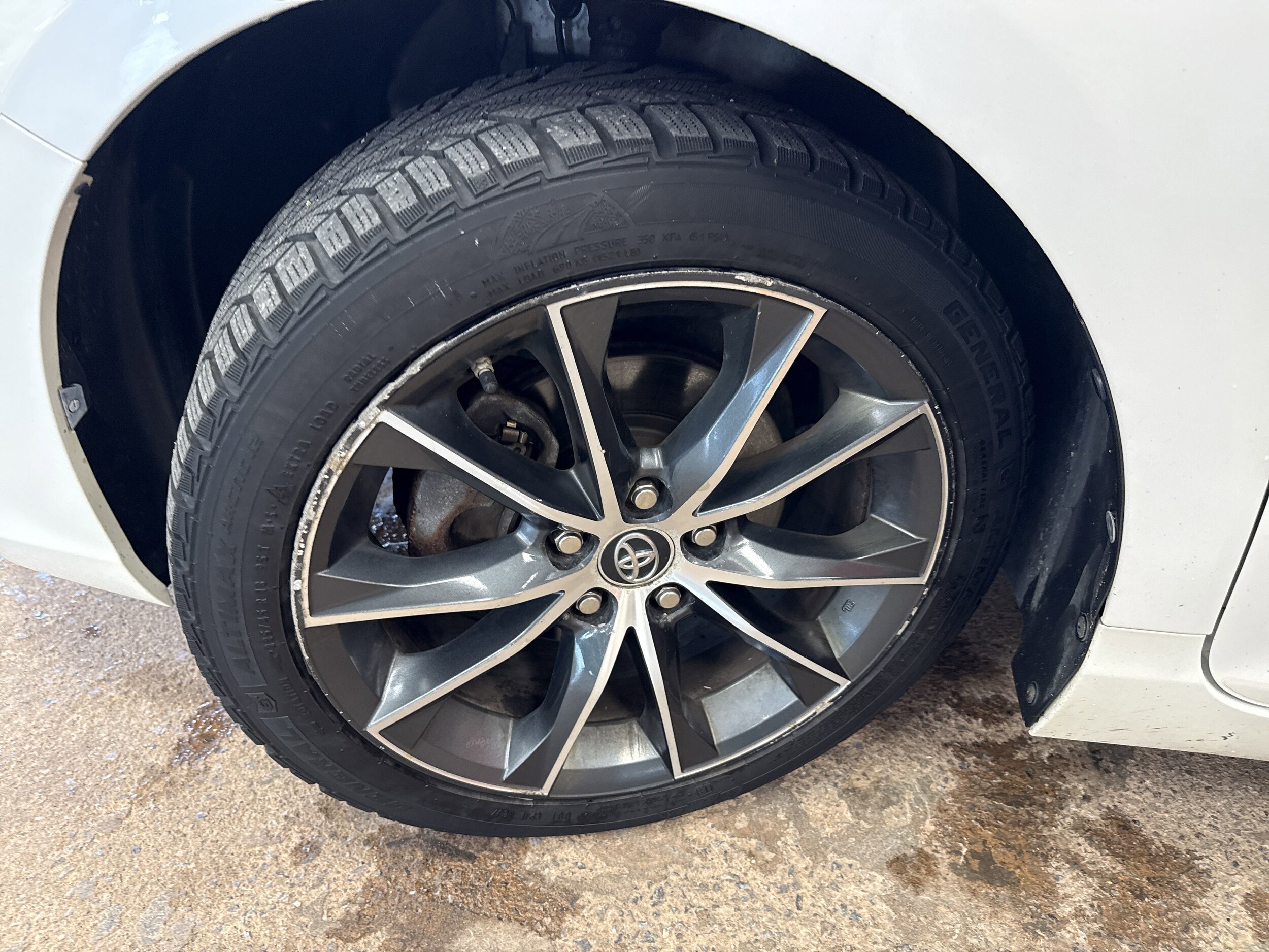 2016 Toyota Camry XSE photo 4