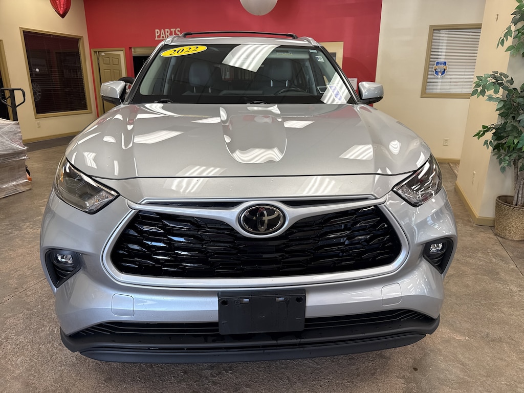 Used 2022 Toyota Highlander XLE SUV