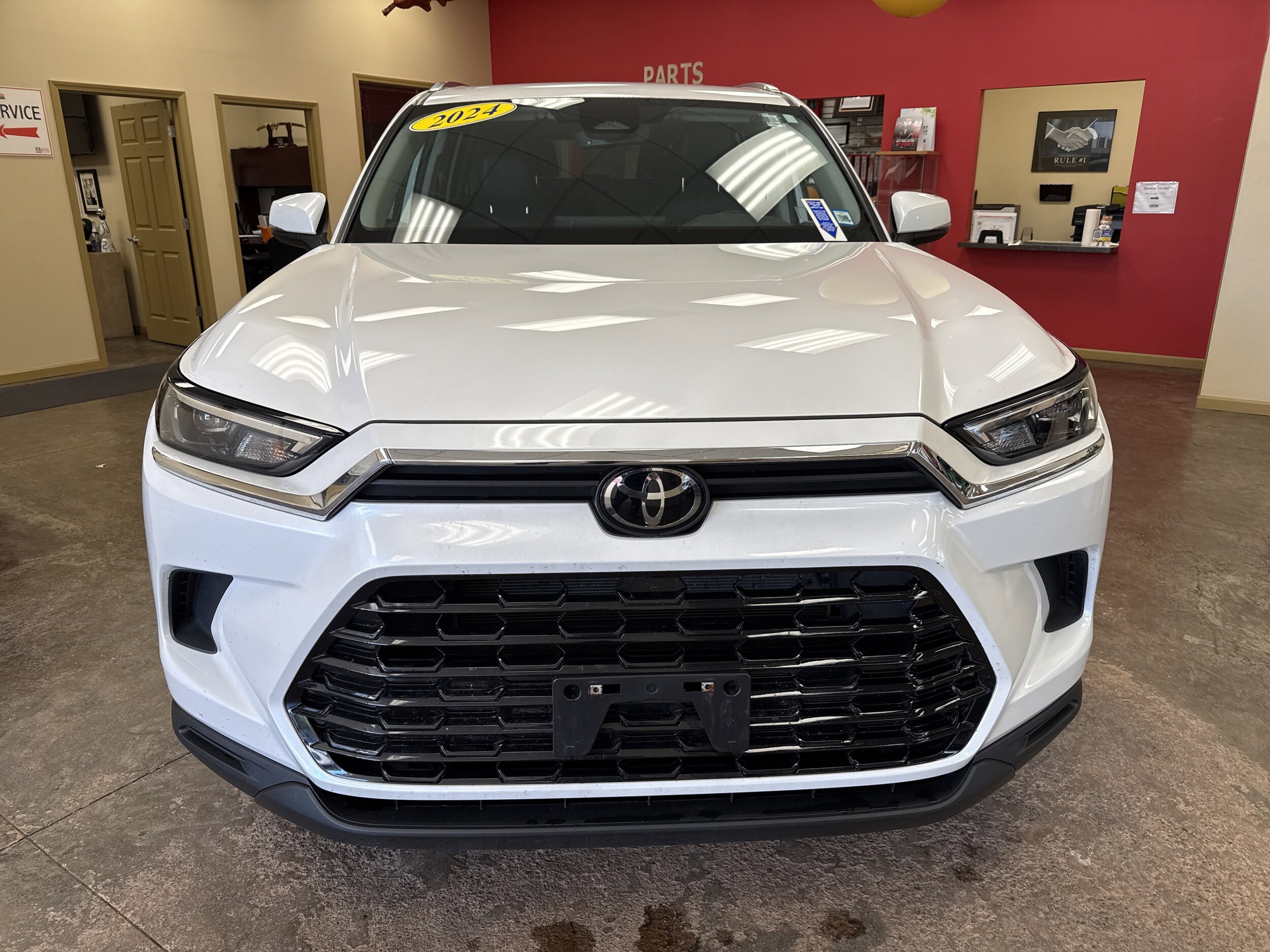 2024 Toyota Grand Highlander XLE photo 2