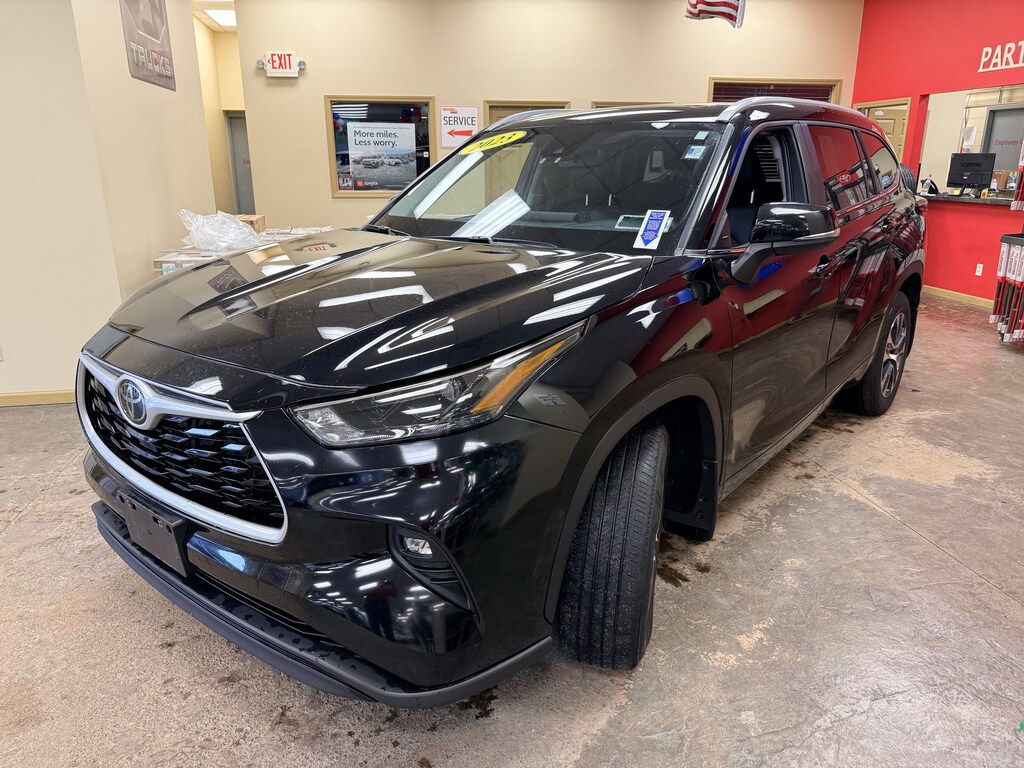 Used 2023 Toyota Highlander XLE SUV