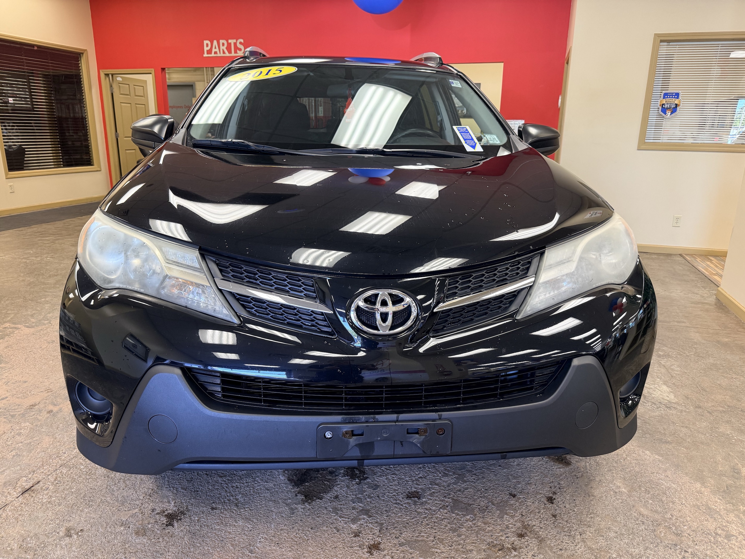 2015 Toyota RAV4 LE - Photo 2