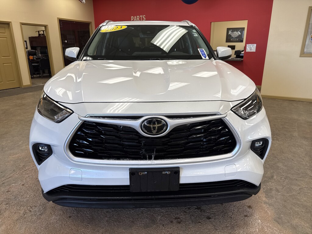 Used 2023 Toyota Highlander XLE SUV