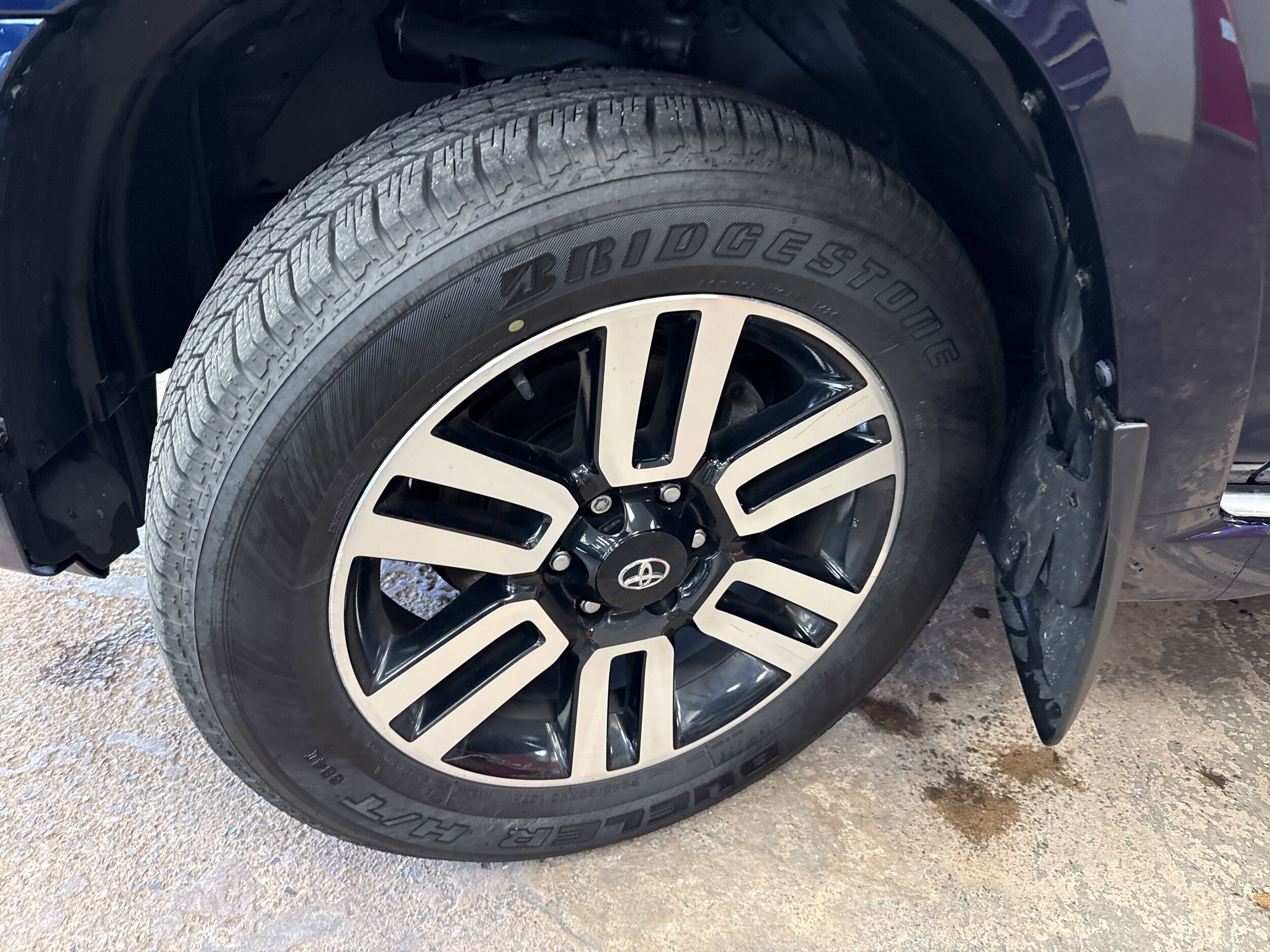 2022 Toyota 4Runner Limited photo 4