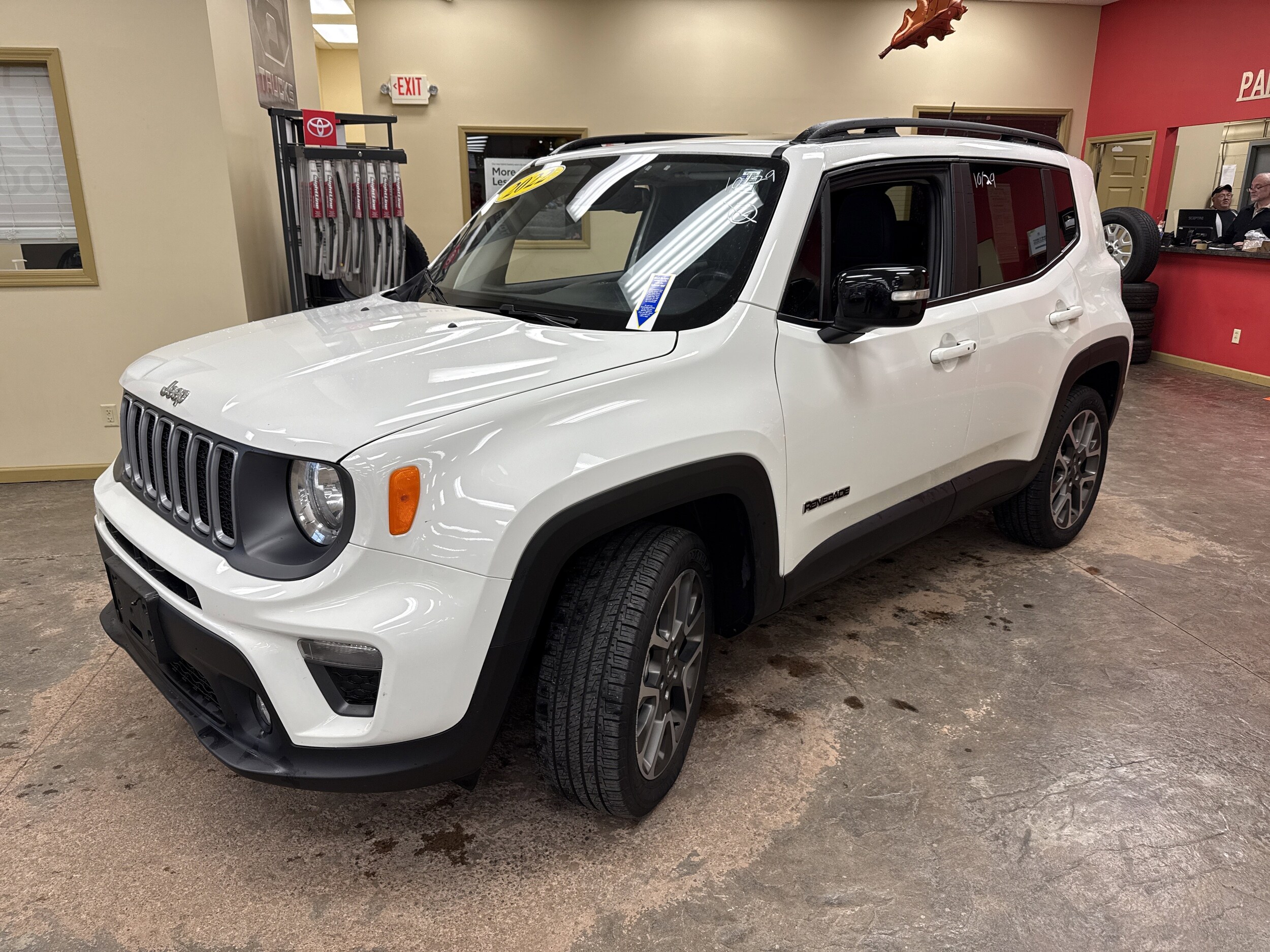 2022 Jeep Renegade Limited photo 3