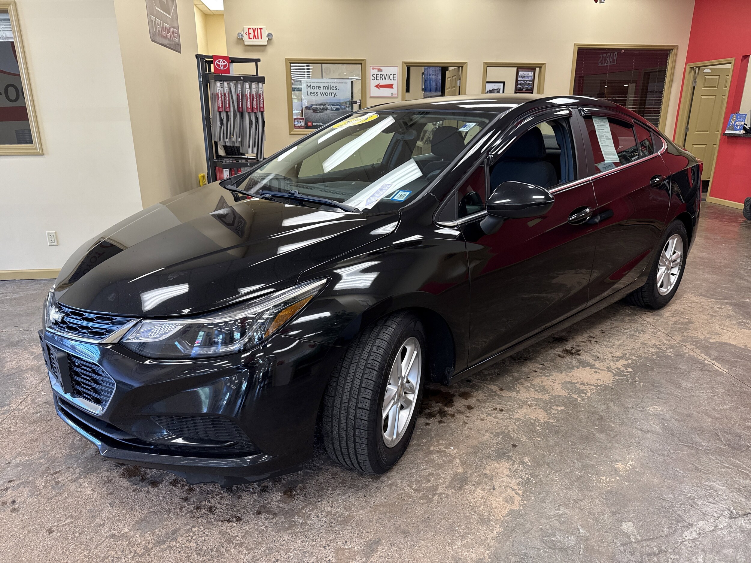 2018 Chevrolet Cruze LT photo 3
