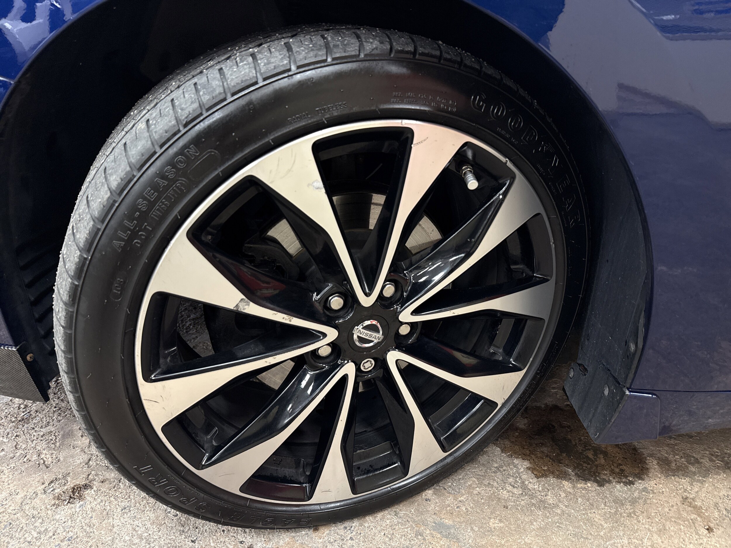 2018 Nissan Maxima SV photo 4